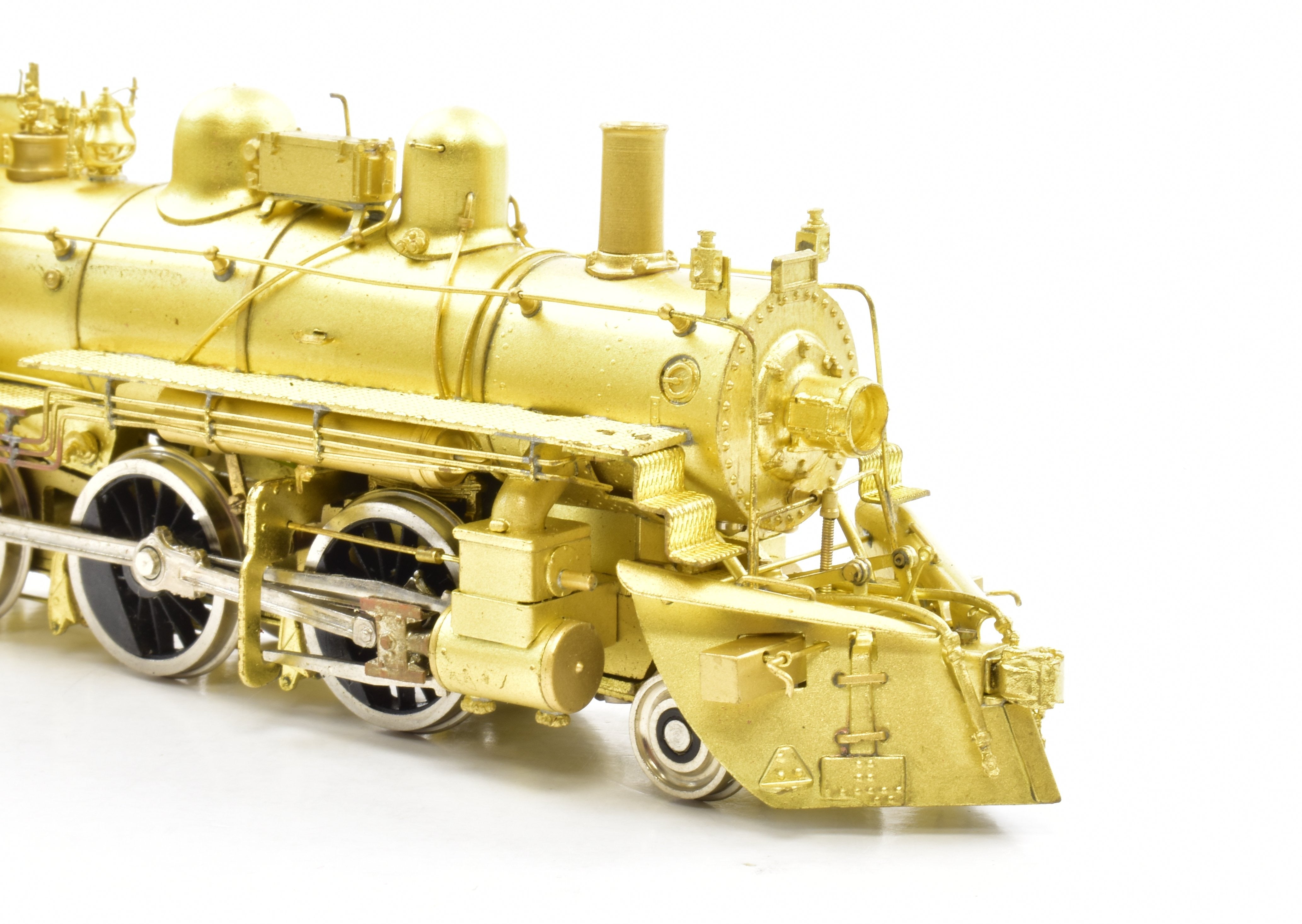 HO Brass Pacific Fast Mail Samhongsa B&M Boston & Maine B-15 2-6-0 with Snow Plow