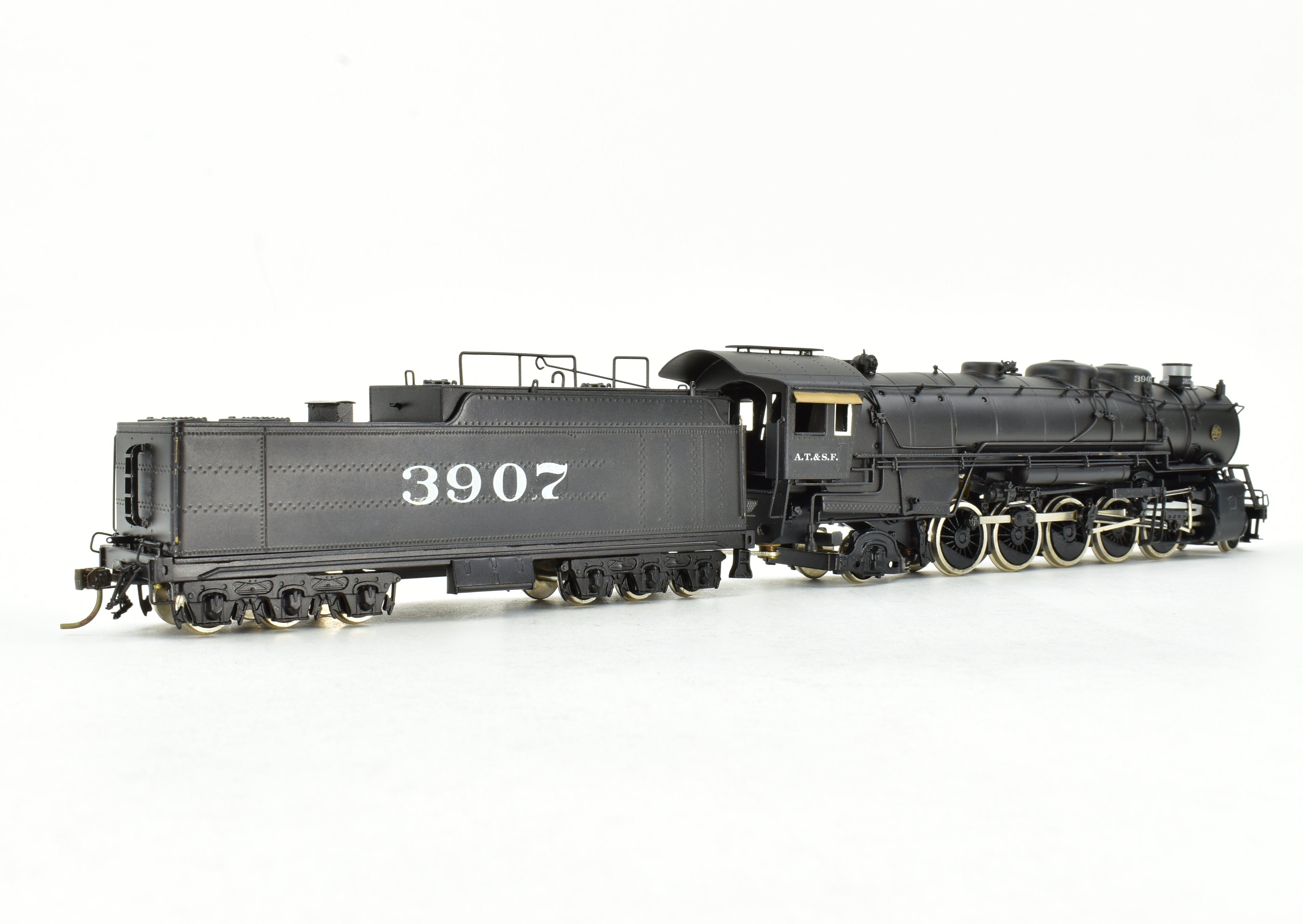 High - Quality HO Scale Brass Pacific Fast Mail Model Train - United ATSF - Santa Fe 2 - 10 - 2 3800 Class, Custom - Painted No. 3907