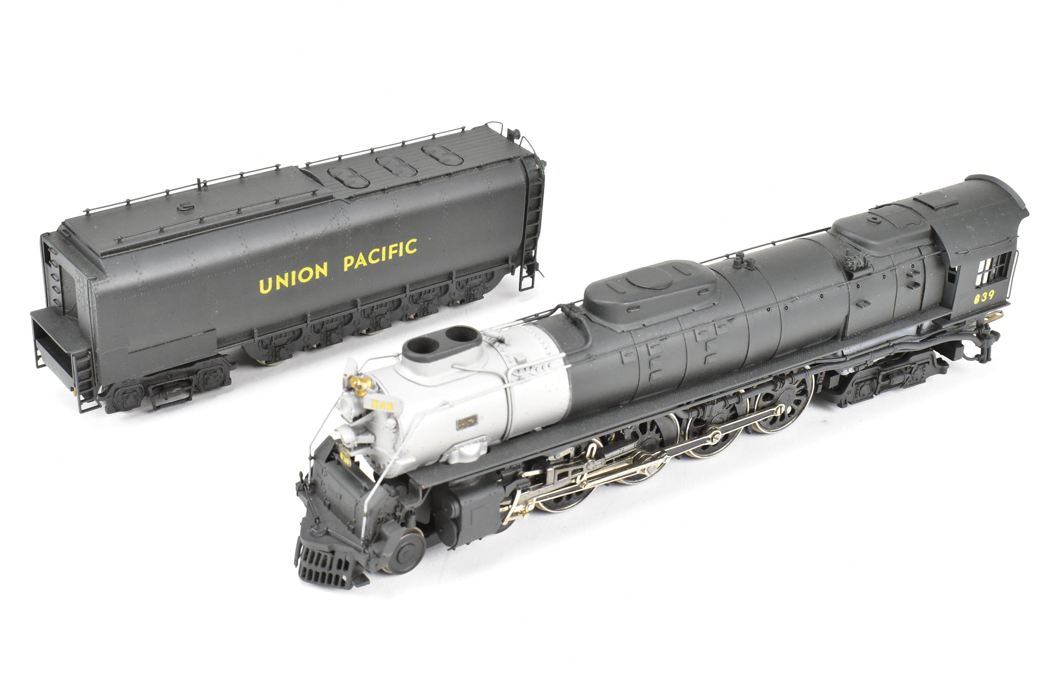 Custom Painted HO Brass Max Gray UP Union Pacific 4-8-4 FEF-3 Northern No. 839