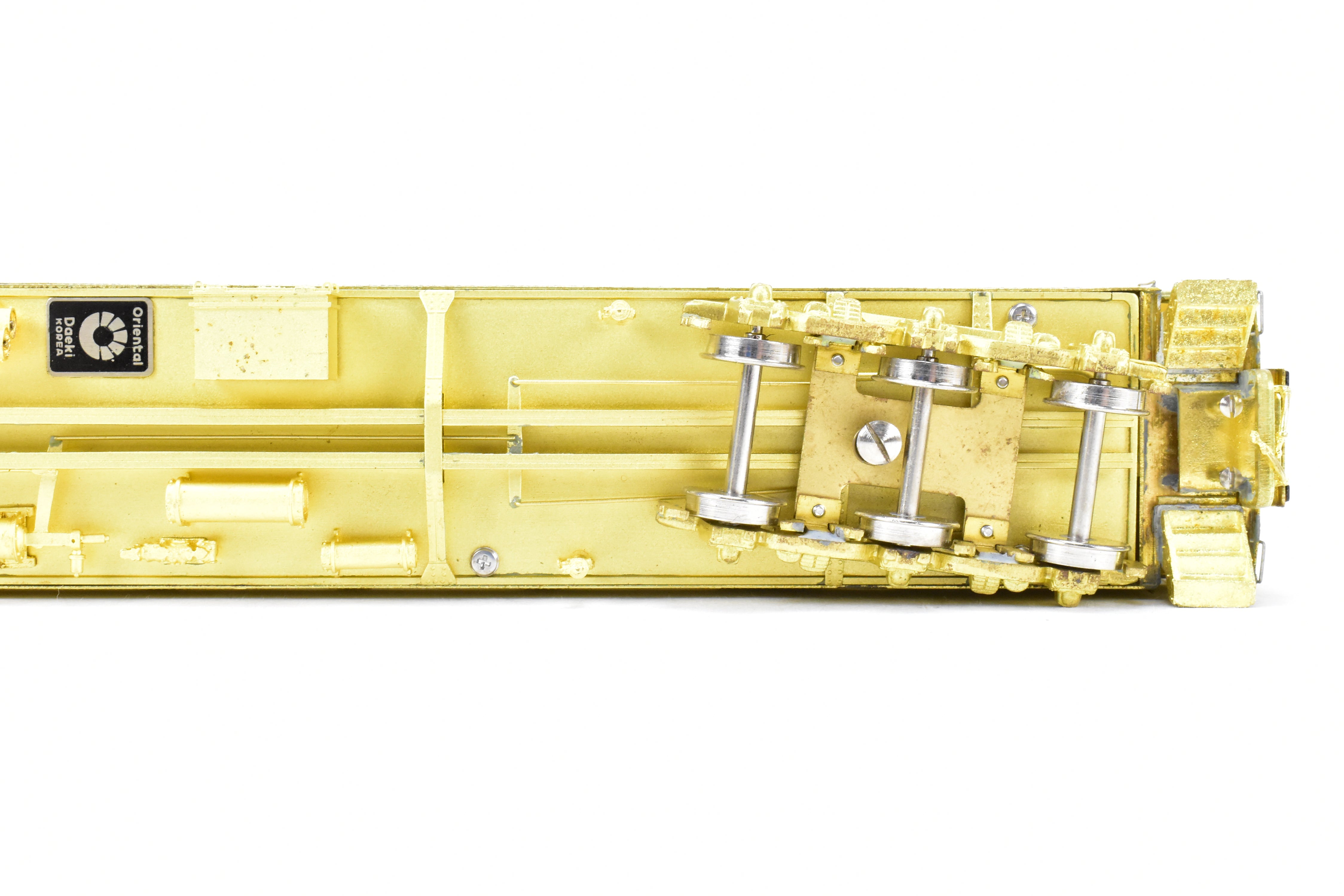 HO Brass Oriental Limited 14-Section Heavyweight Tourist Car without Air Conditioning