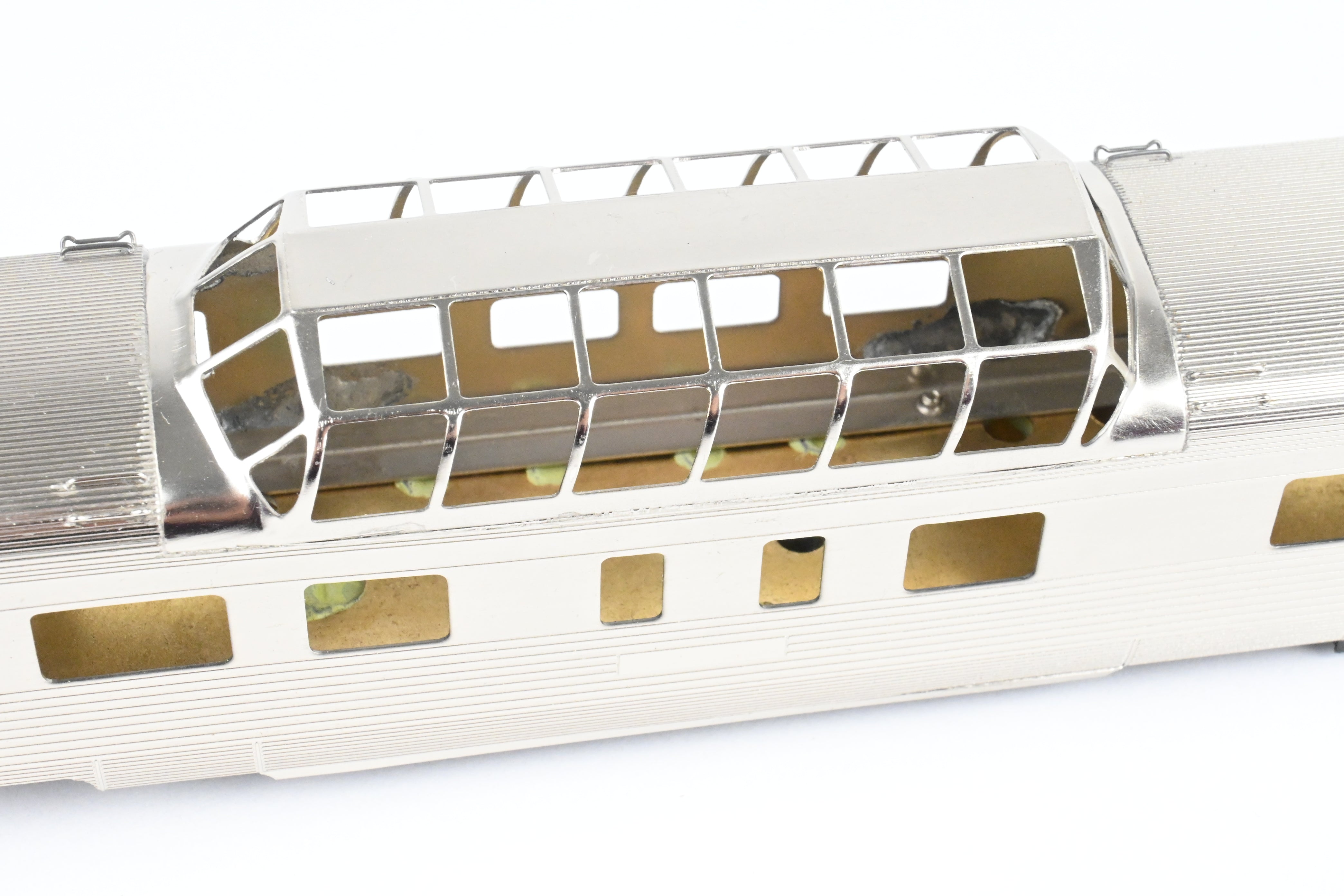 High - Quality HO Scale Brass Lambert Chesapeake and Ohio (C&O) Budd Dome Observation Model Train Car