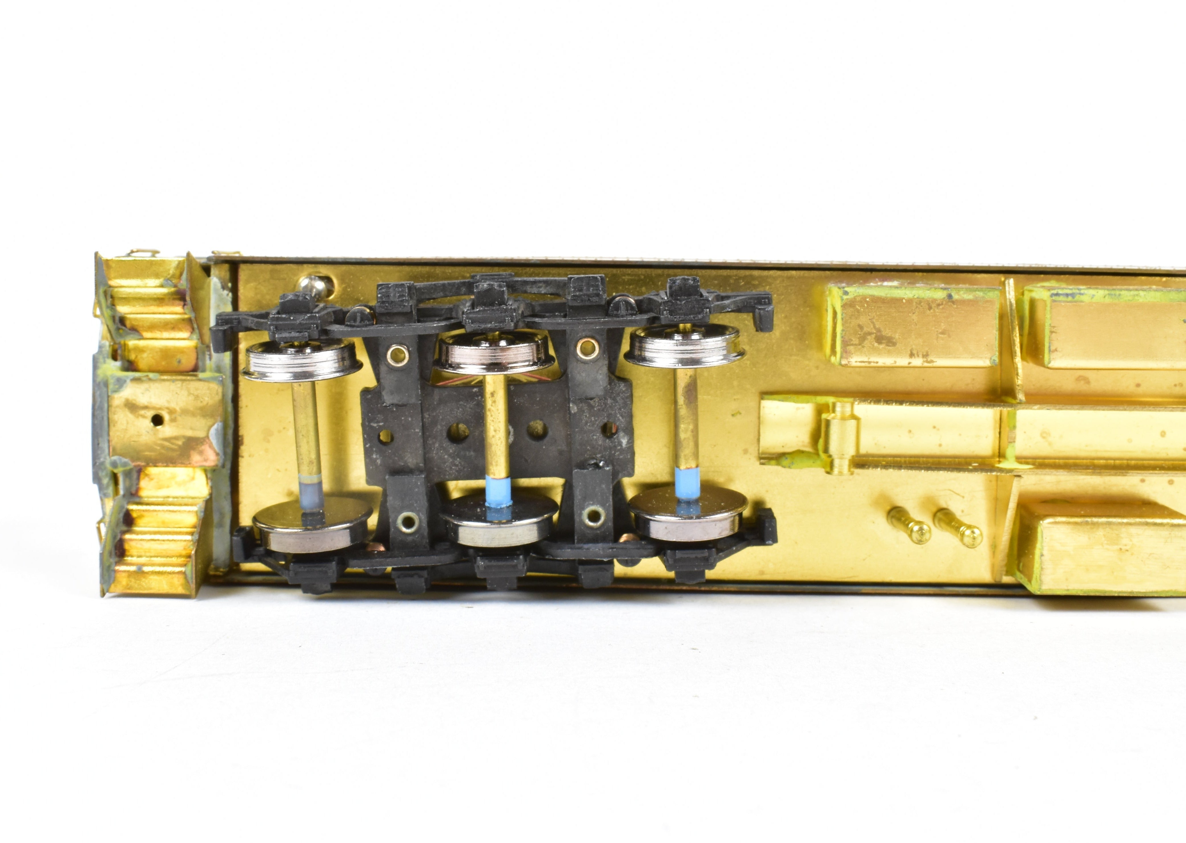 High - Quality HO Scale Brass Lambert Heavyweight 10 - Section Lounge Observation Model for Various Roads with Central Valley Trucks