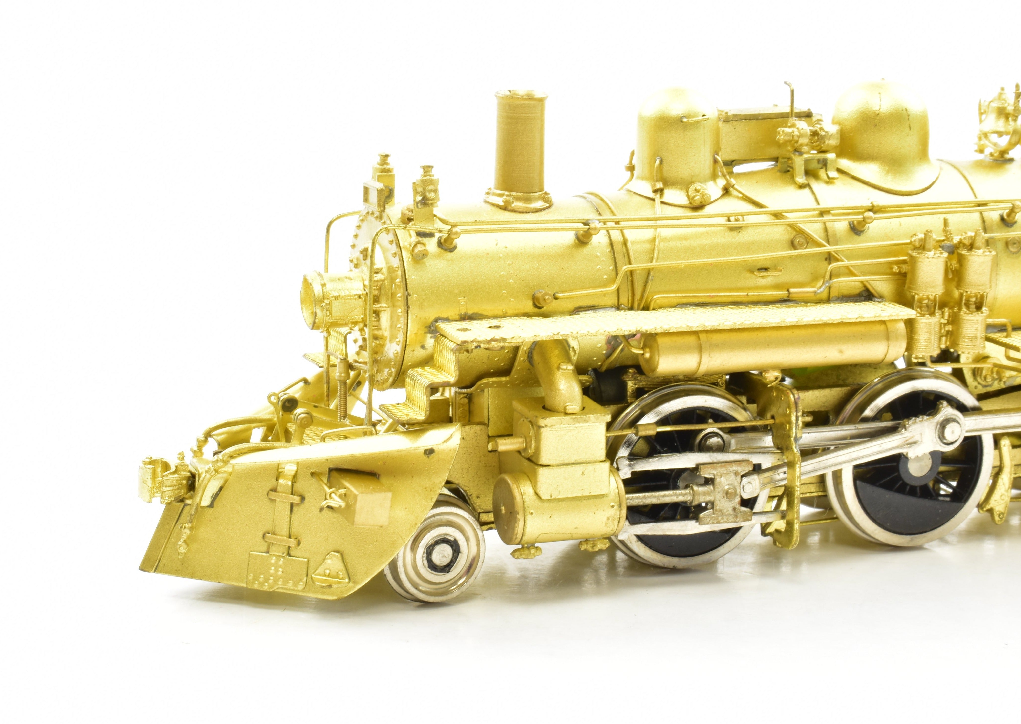 HO Brass Pacific Fast Mail Samhongsa B&M Boston & Maine B-15 2-6-0 with Snow Plow