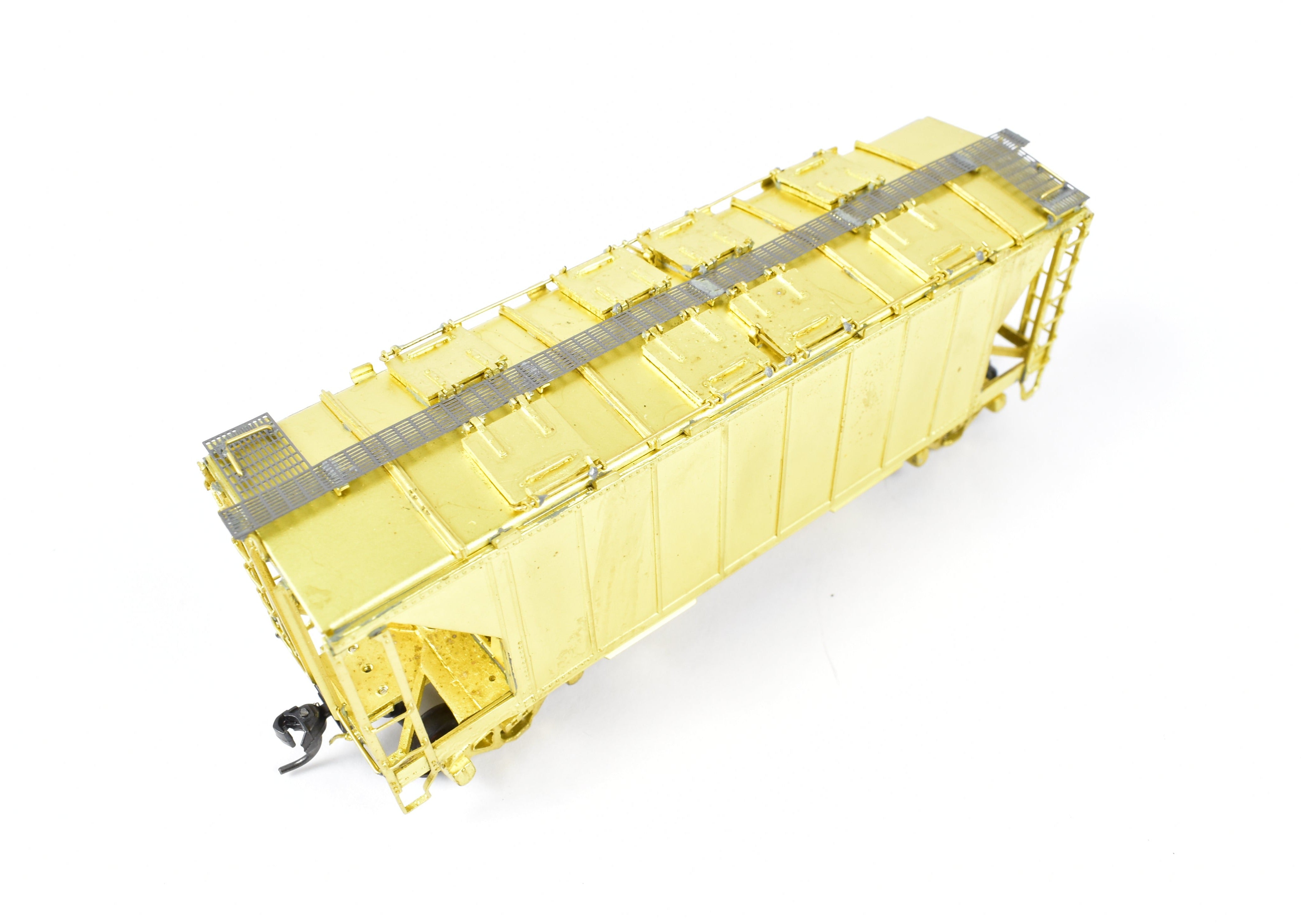 HO Scale Brass 34-Foot Covered Hopper with Closed Sides and Square Hatches from Pecos River Brass for Various Roads ACF