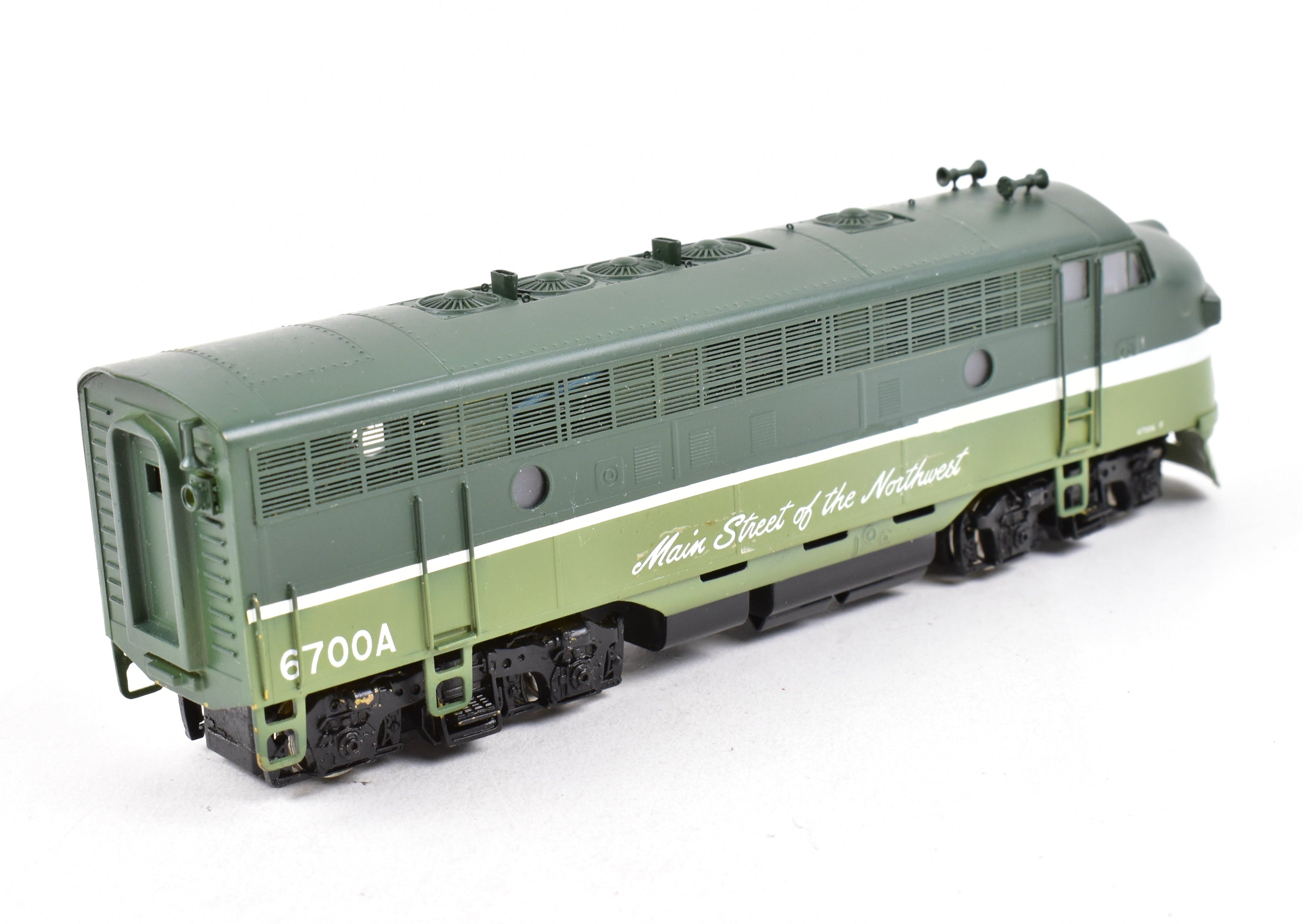 HO Scale Brass Model Train - Oriental Limited Northern Pacific EMD F7A Phase I CP No. 6700A