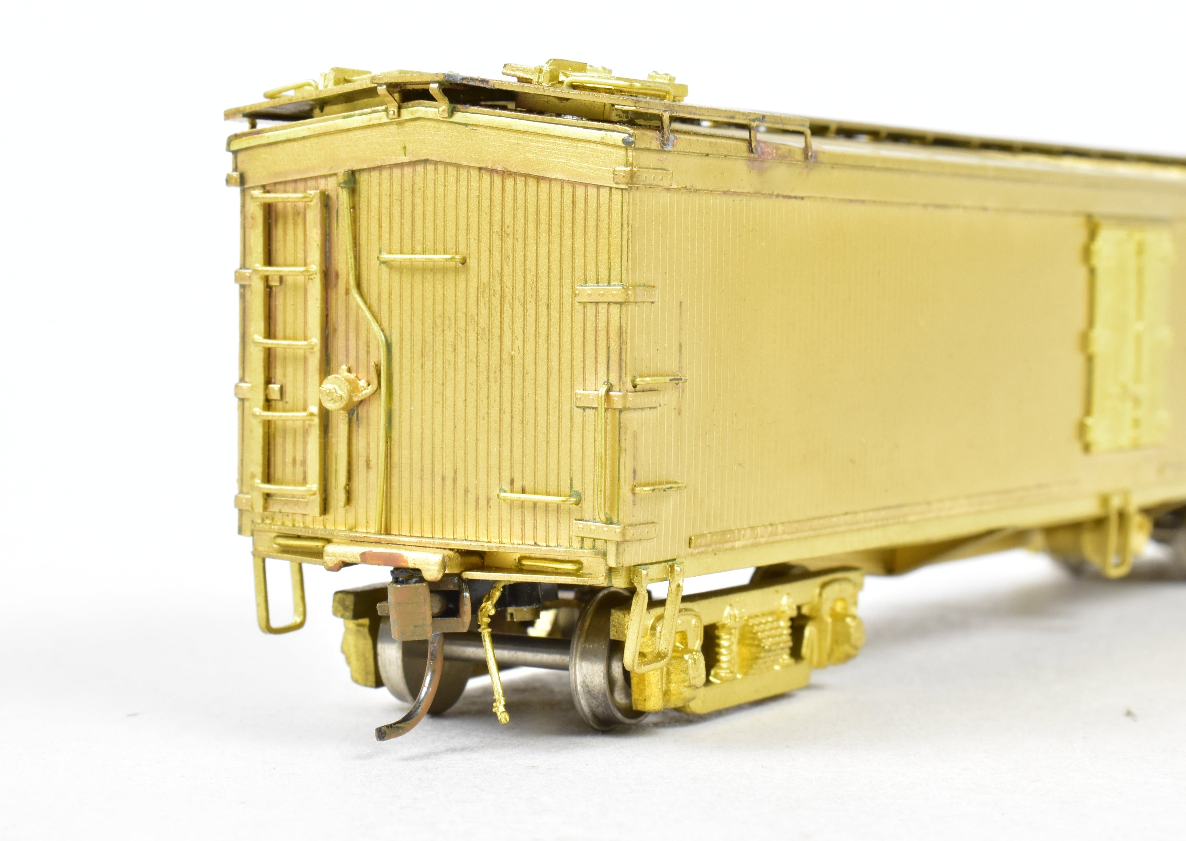 HO Brass Oriental Limited Great Northern Wood Express Refrigerated Car No. 2090