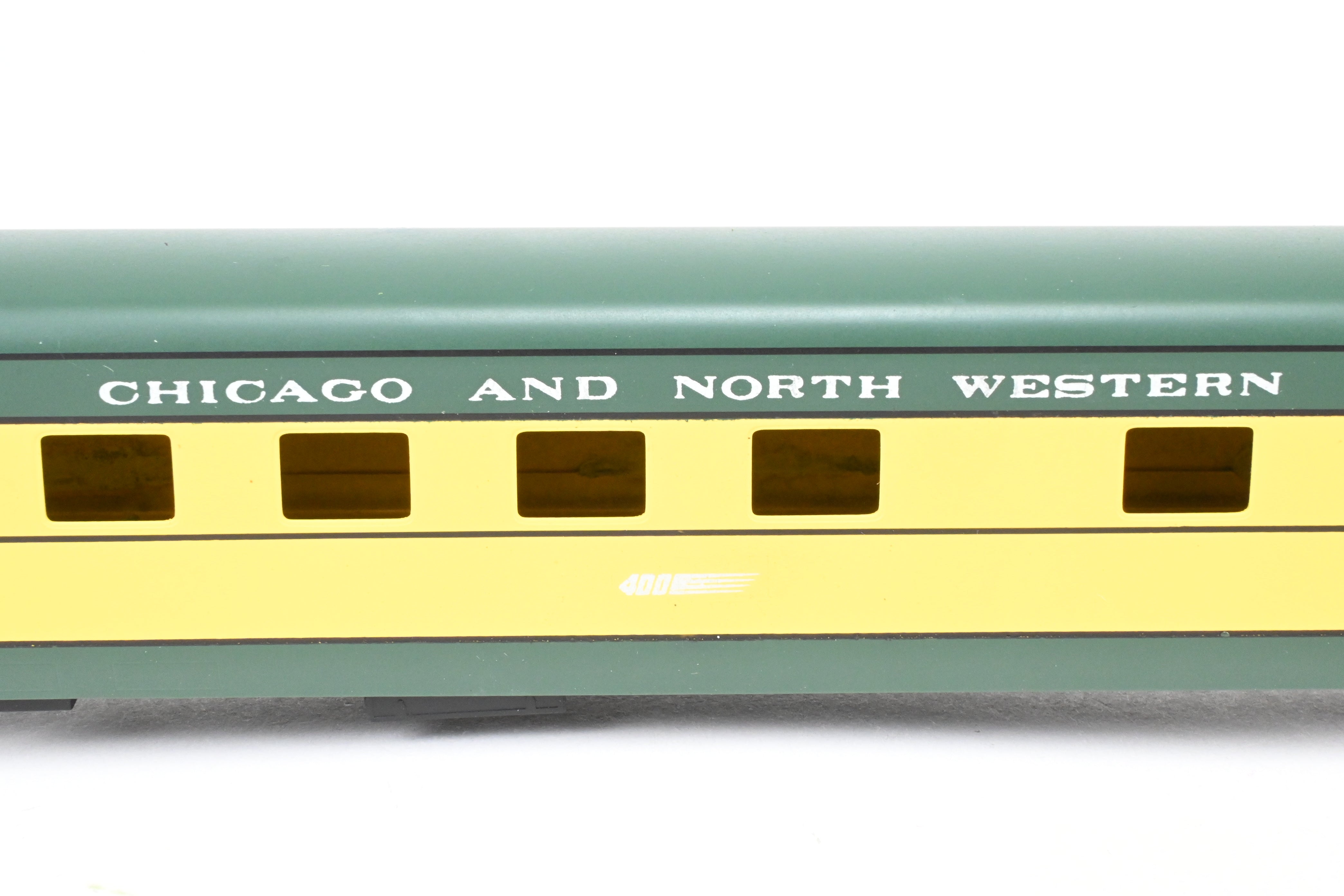 HO Scale Brass NPP Nickel Plate C&NW Chicago & Northwestern Factory-Painted Diner and Observation Set