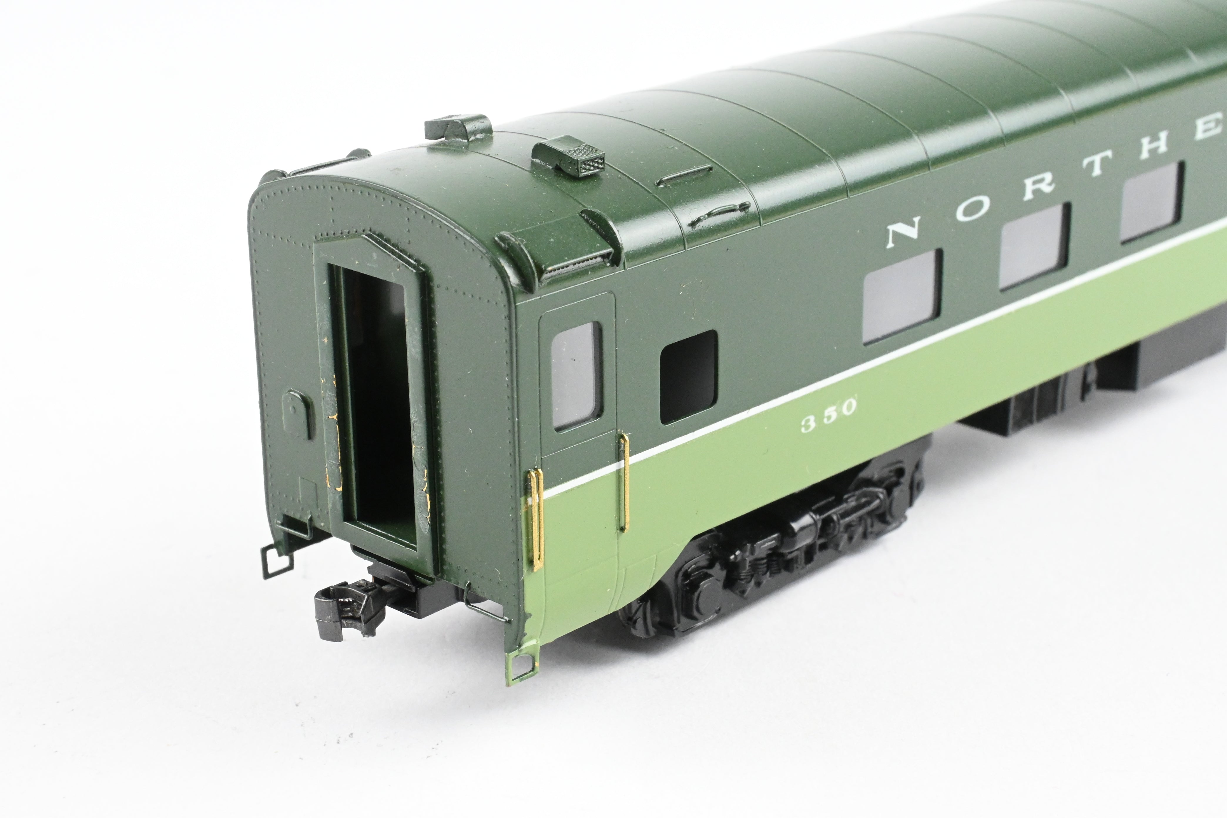 Custom Painted HO Brass Oriental Limited NP Northern Pacific Sleeper #350 with Skirts
