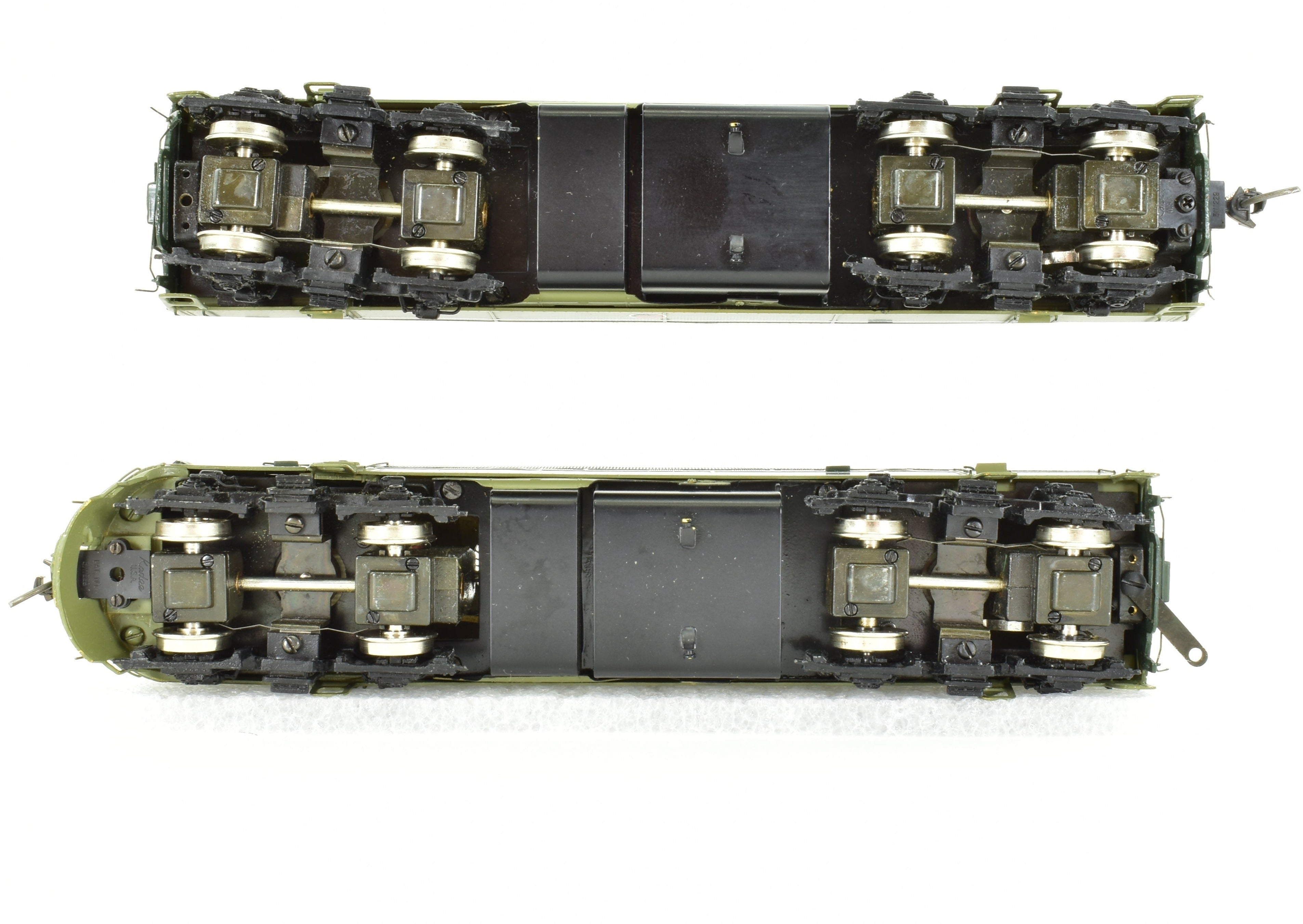 HO Scale Brass Oriental Limited NP EMD F9A/F9B Set with 1750 HP Factory Paint