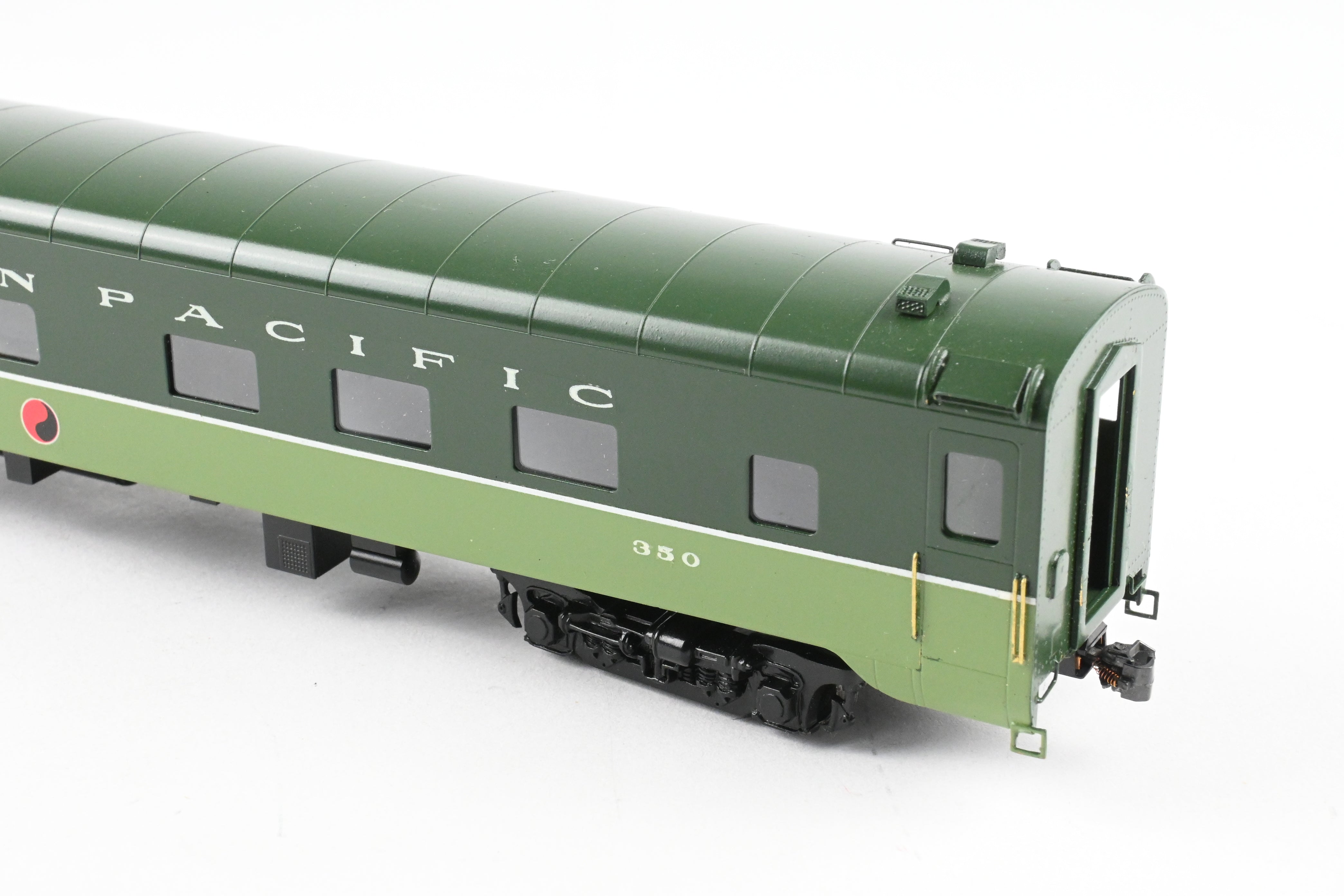 Custom Painted HO Brass Oriental Limited NP Northern Pacific Sleeper #350 with Skirts