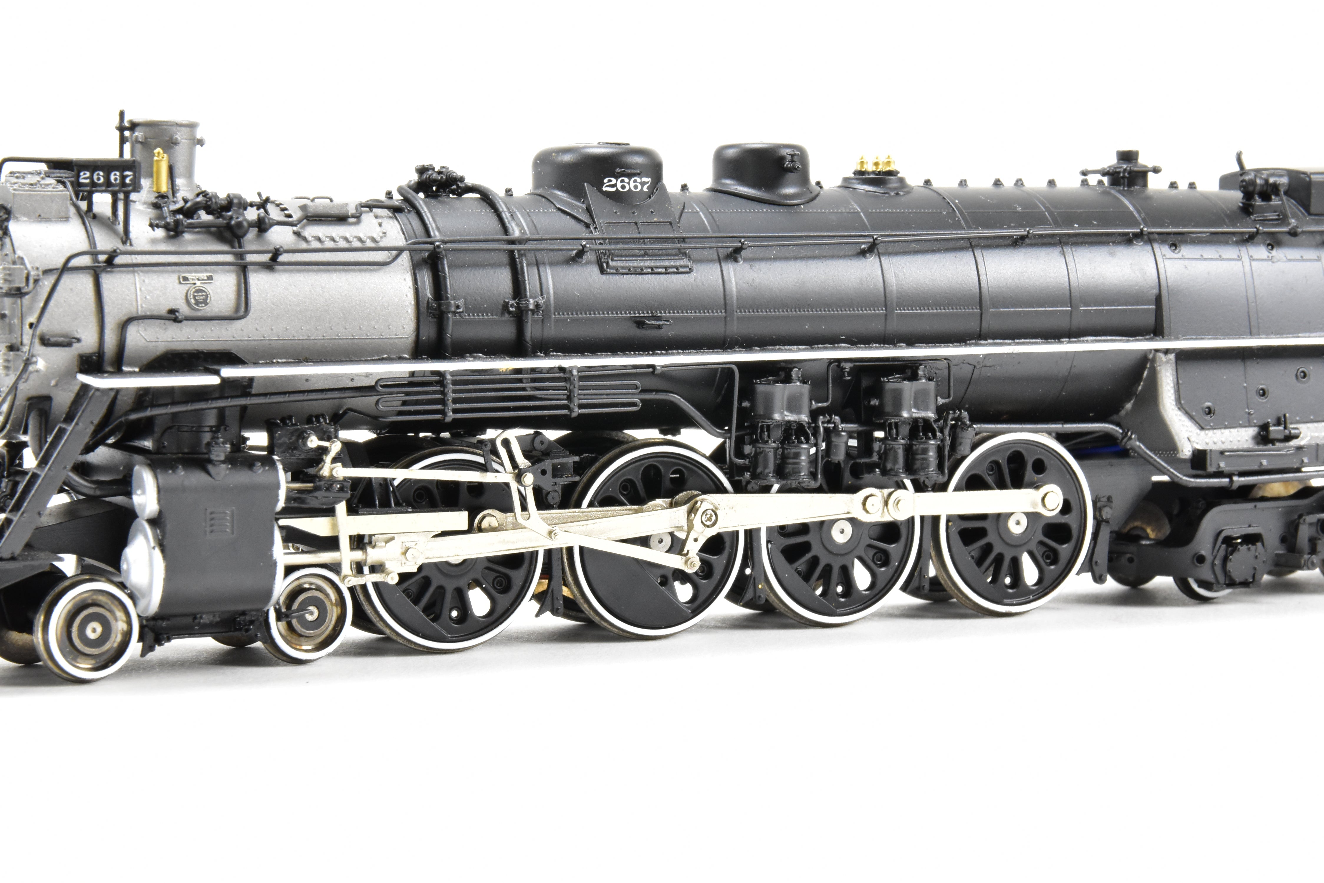HO Scale Brass Sunset NP A-3 4-8-4 FP #2667 Model with QSI DCC & Sound