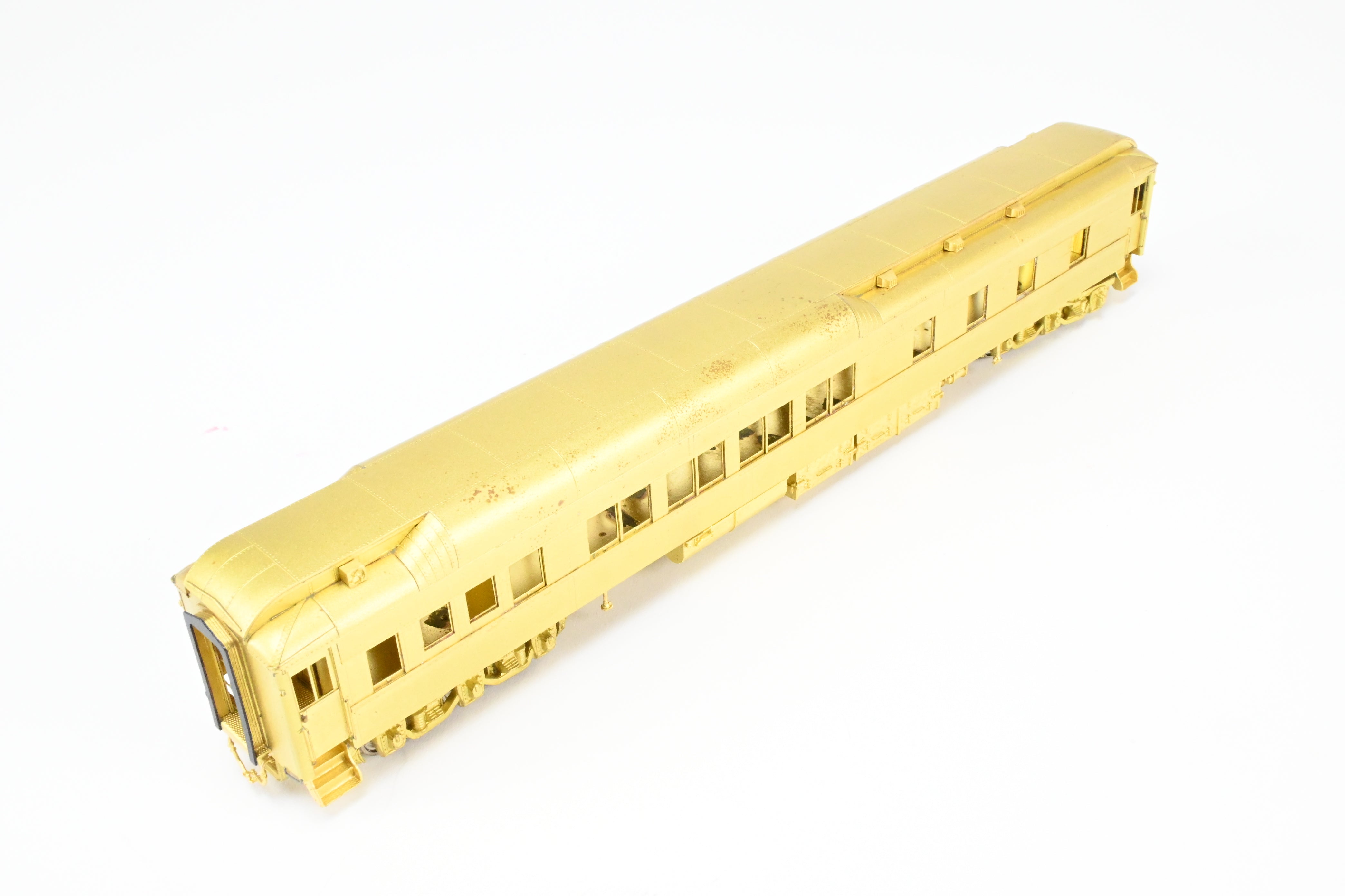 HO Brass Oriental Limited 8-1-2 Heavyweight Sleeper with Ice AC