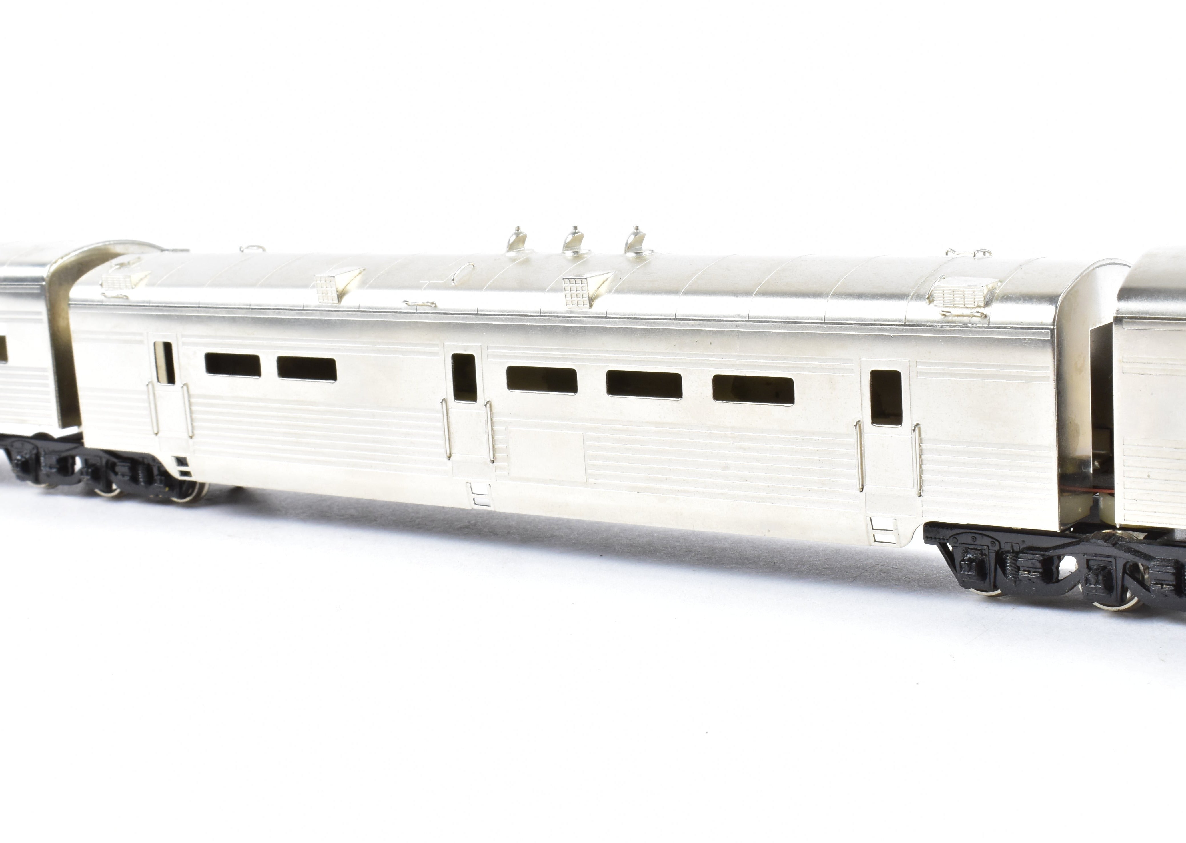 HO Scale Brass Model Train - Southern Pacific 204-Foot Three-Unit Articulated Diner with Corrugated Sides by Brass Soho