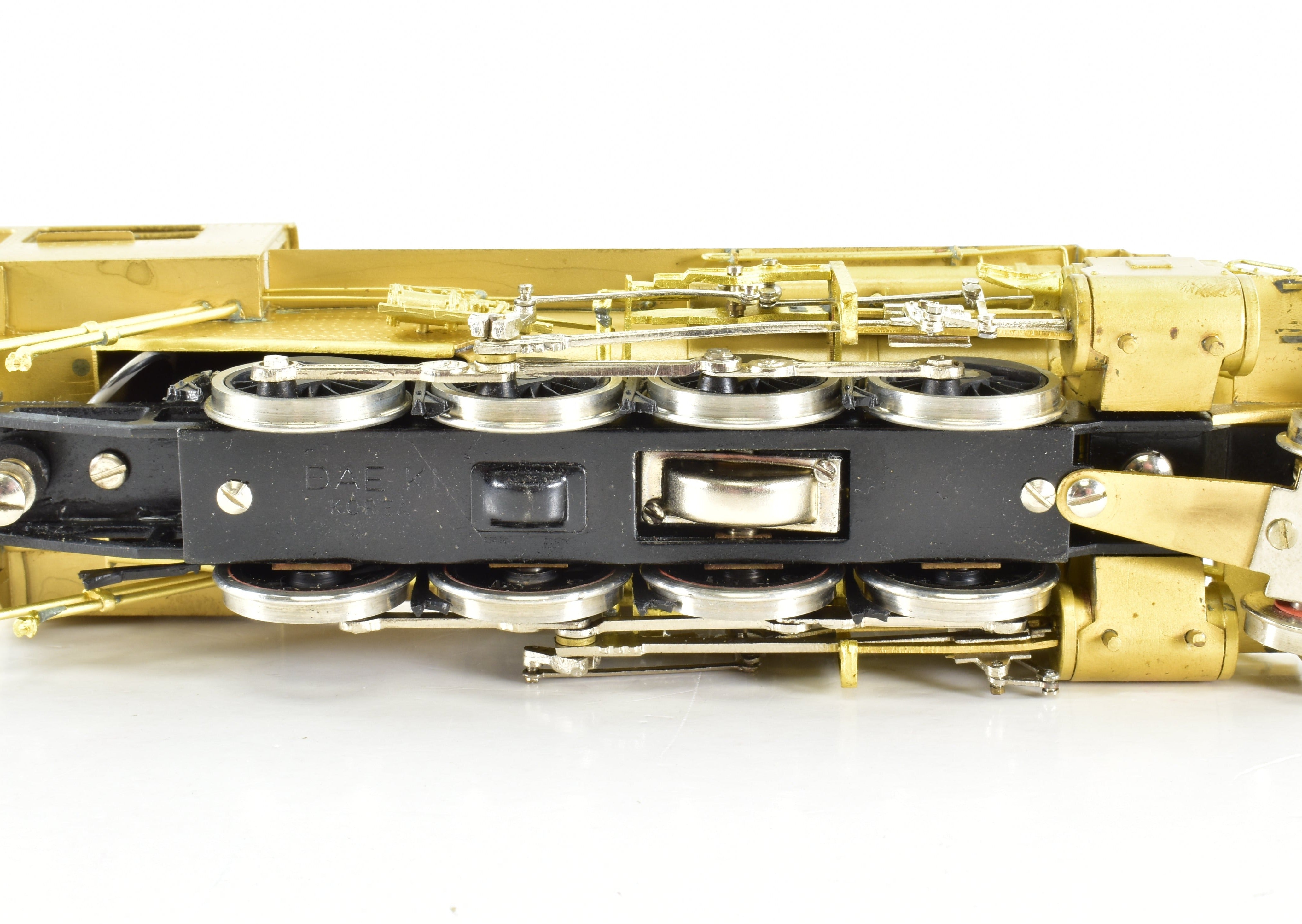 HO Scale Brass Nickel - Plated NPP (Nickel Plate Products) New York Ontario & Western Class W - 2 2 - 8 - 0 Locomotive with Side - Mounted Air Pumps Model