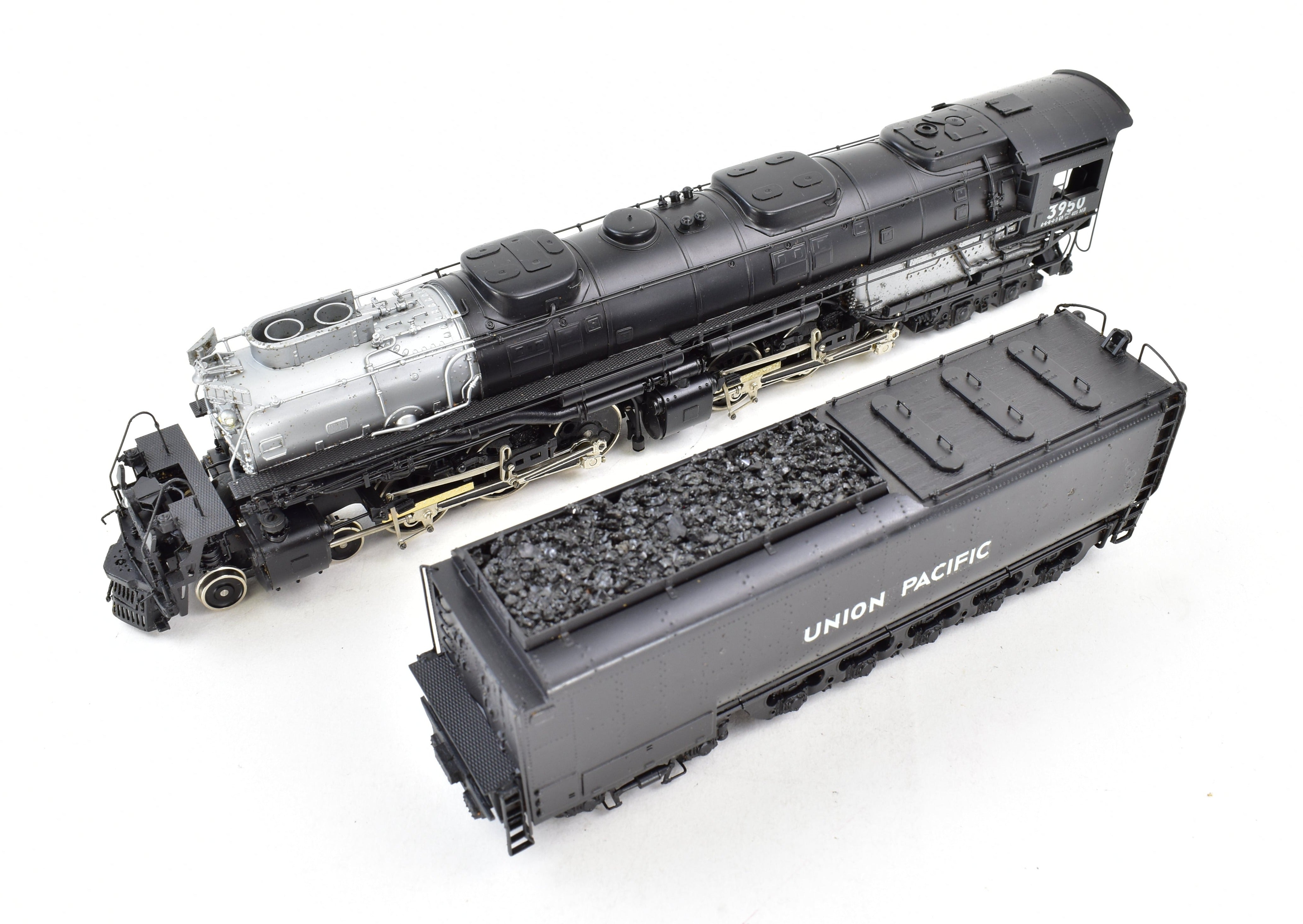 High - Quality HO Scale Brass PFM - Tenshodo Union Pacific 4 - 6 - 6 - 4 Challenger FP Model Train No. 3950