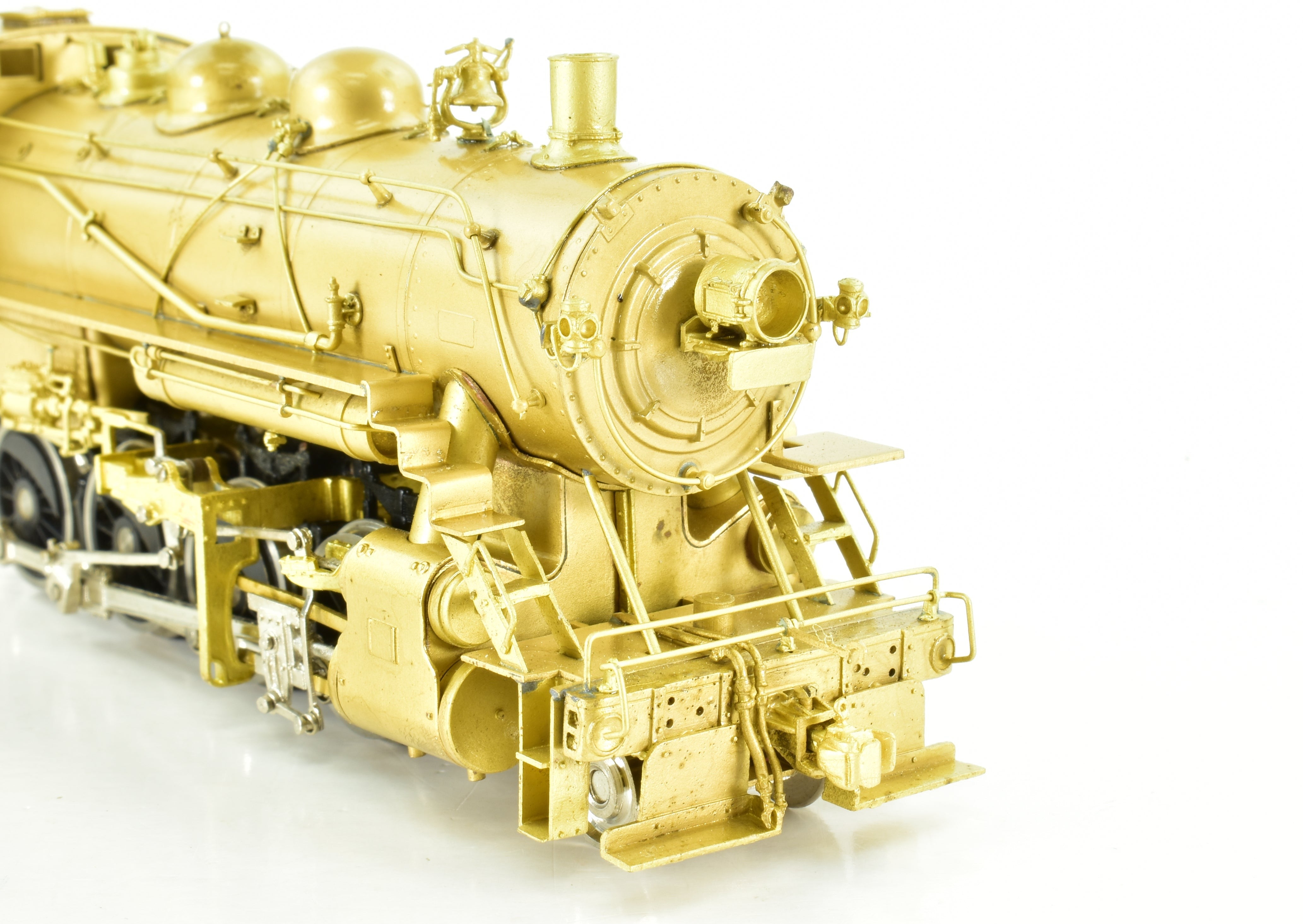 HO Scale Brass Nickel - Plated NPP (Nickel Plate Products) New York Ontario & Western Class W - 2 2 - 8 - 0 Locomotive with Side - Mounted Air Pumps Model