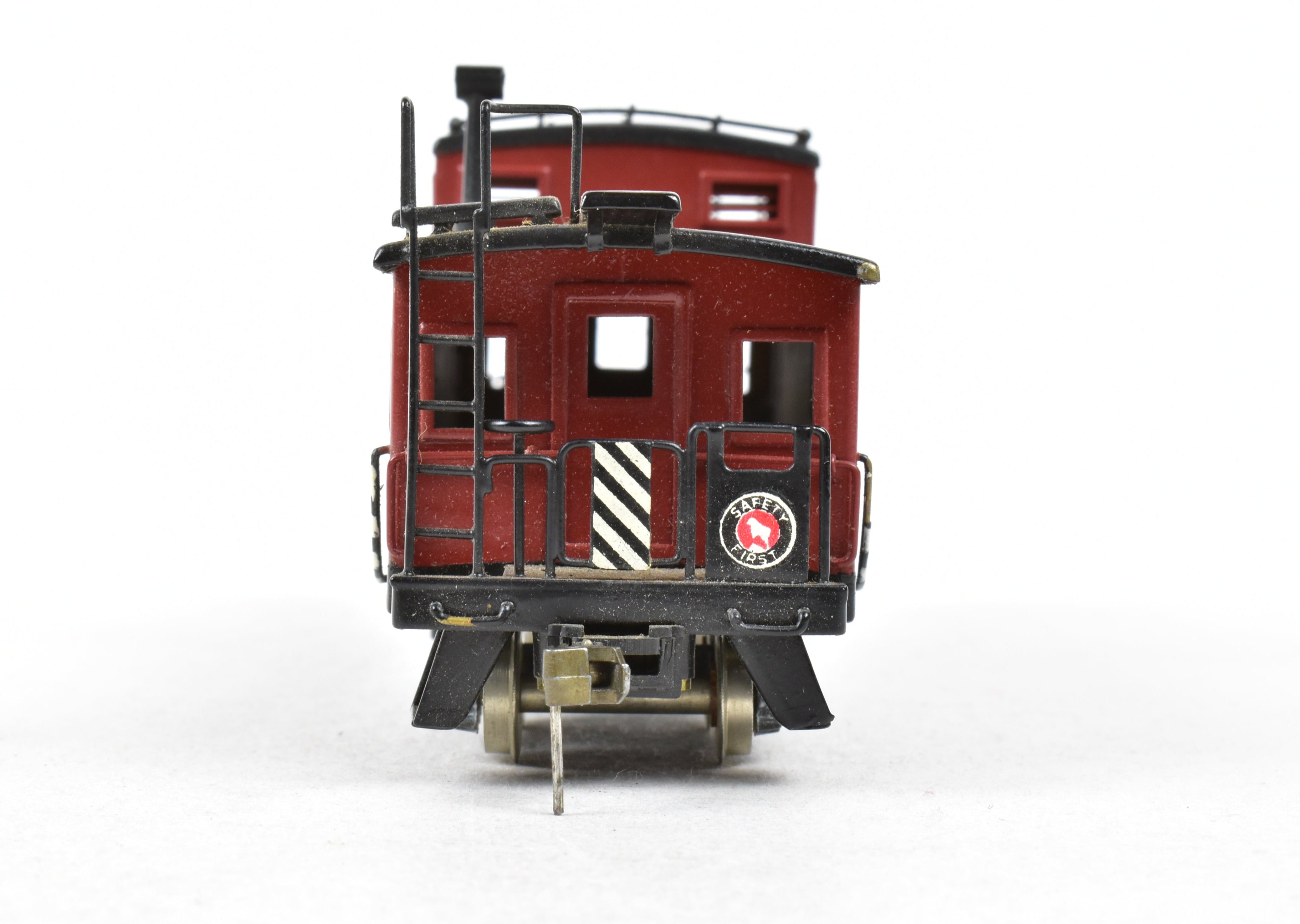 HO Scale Brass PFM - Tenshodo Great Northern Steel Caboose Factory Painted in 'As - Is' Condition for Model Train Enthusiasts