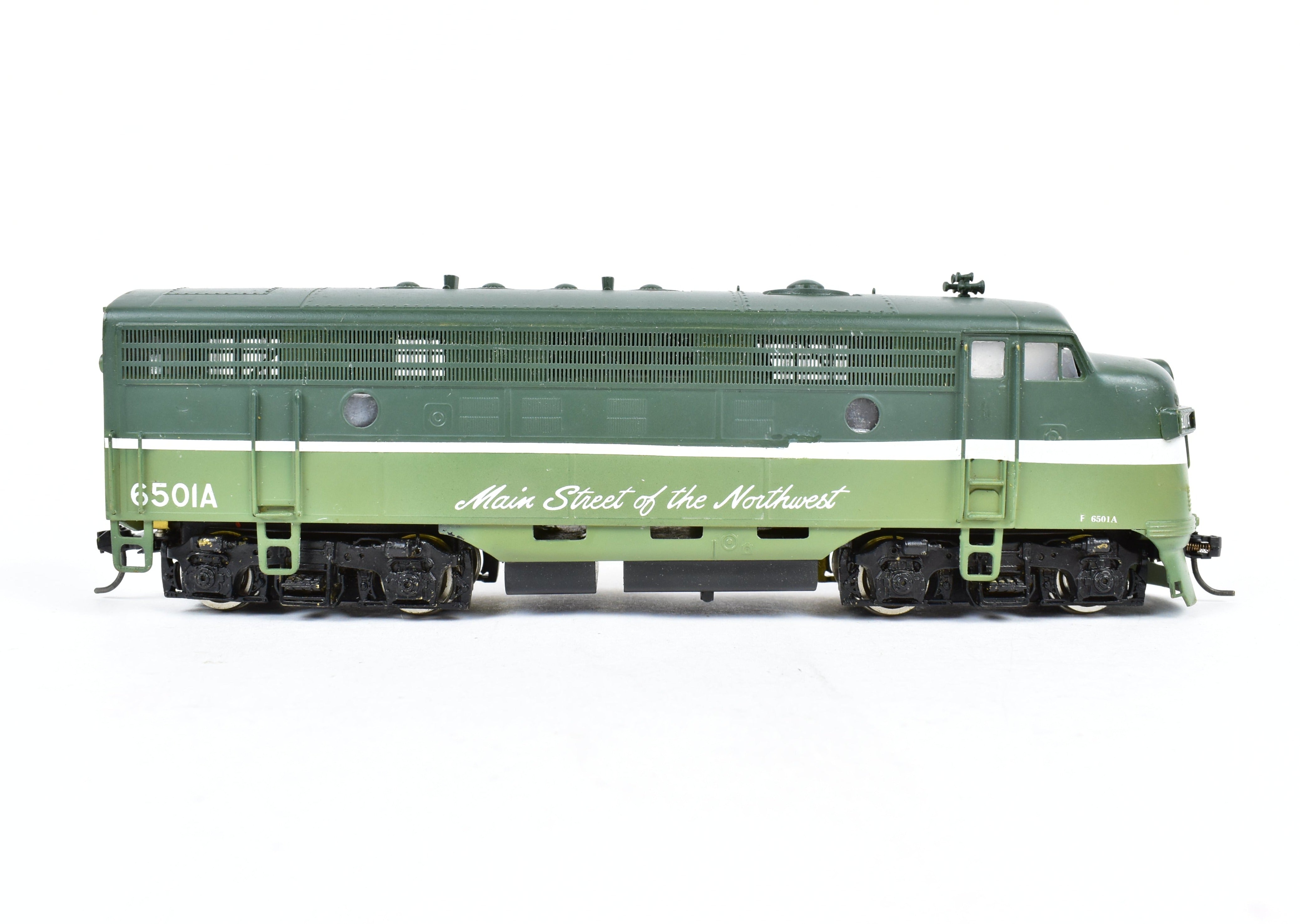 HO Scale Brass Model of Oriental Limited Northern Pacific EMD F7A Phase I Locomotive with Dynamic Brake, CP No. 6501A