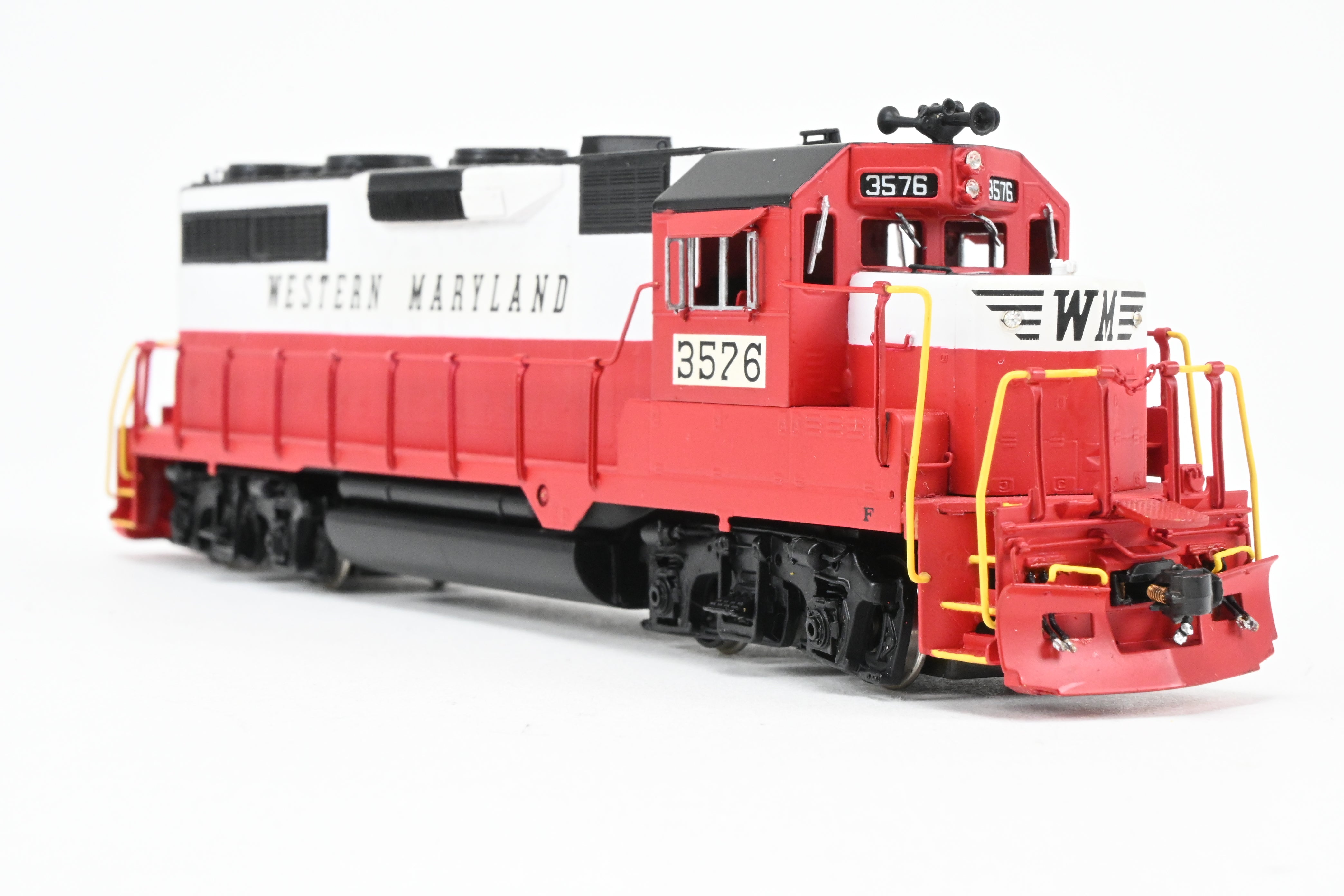 HO Scale Brass Model Train - Western Maryland EMD GP35 2500HP Low Hood Freight Locomotive No. 3576 by Oriental Limited