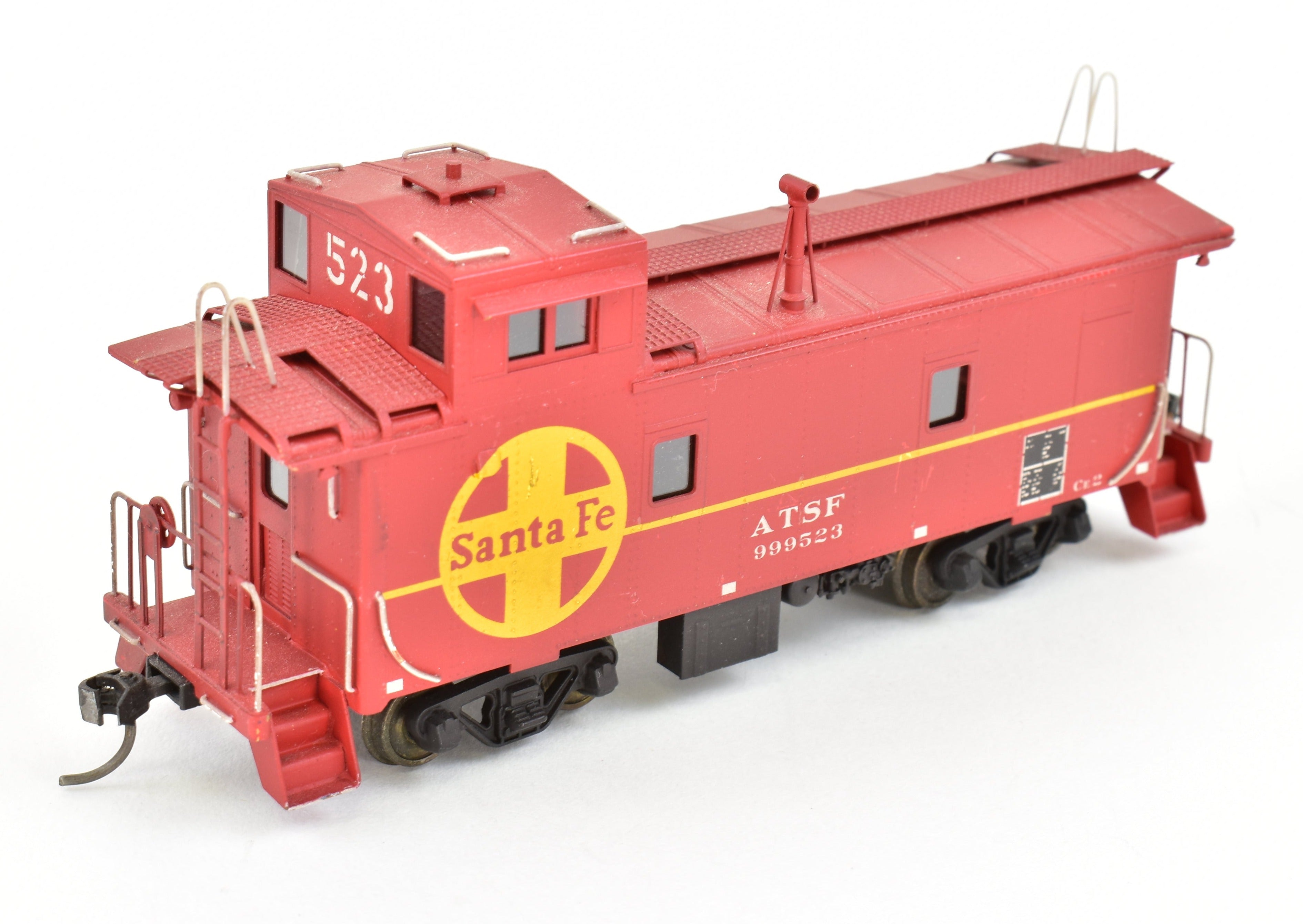 High - Quality HO Scale Brass Nickel - Plated (NPP) ATSF - Santa Fe CE - 2 Caboose Model with Custom Painted Finish