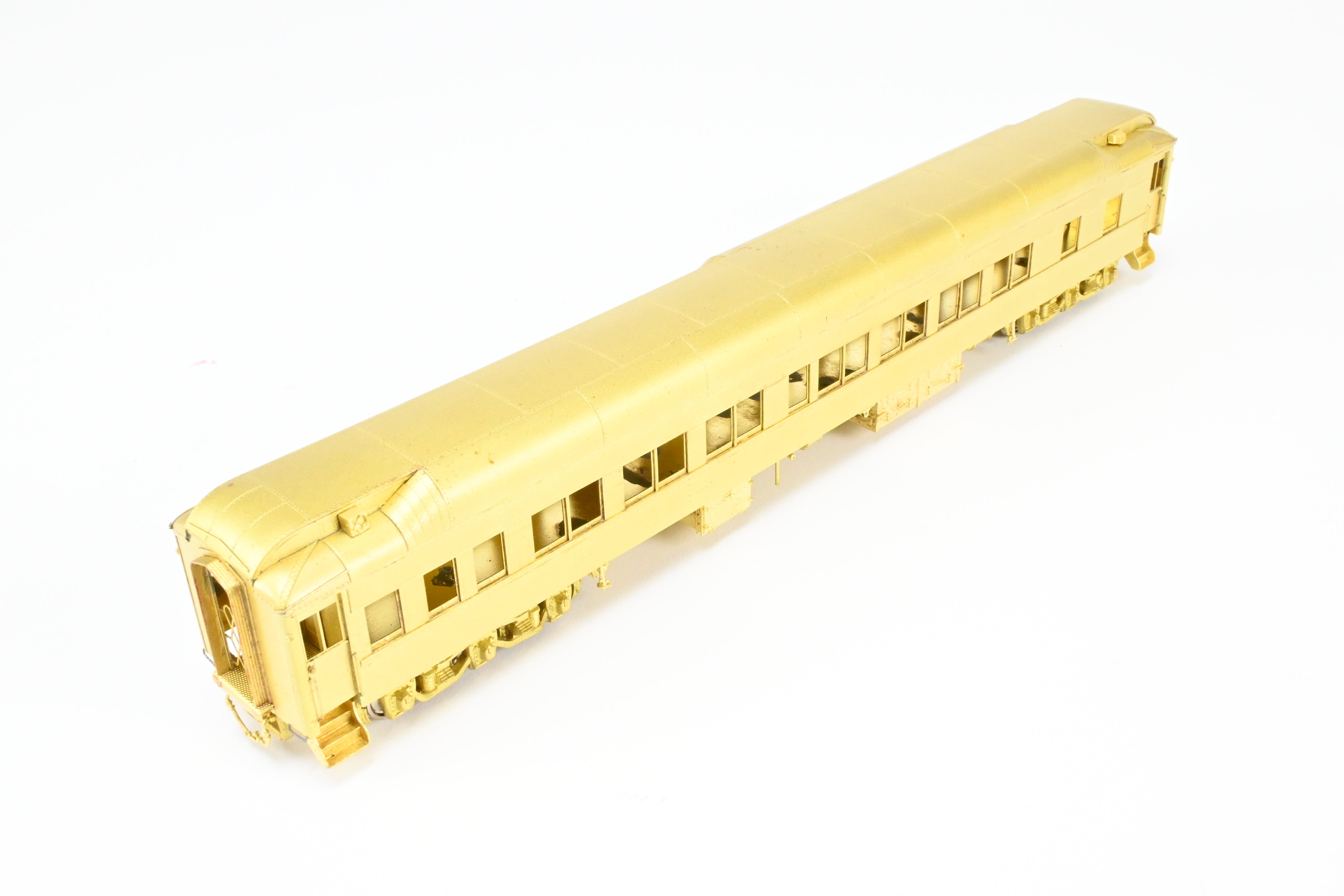 HO Brass Oriental Limited 8-1-2 Heavyweight Sleeper with Ice AC