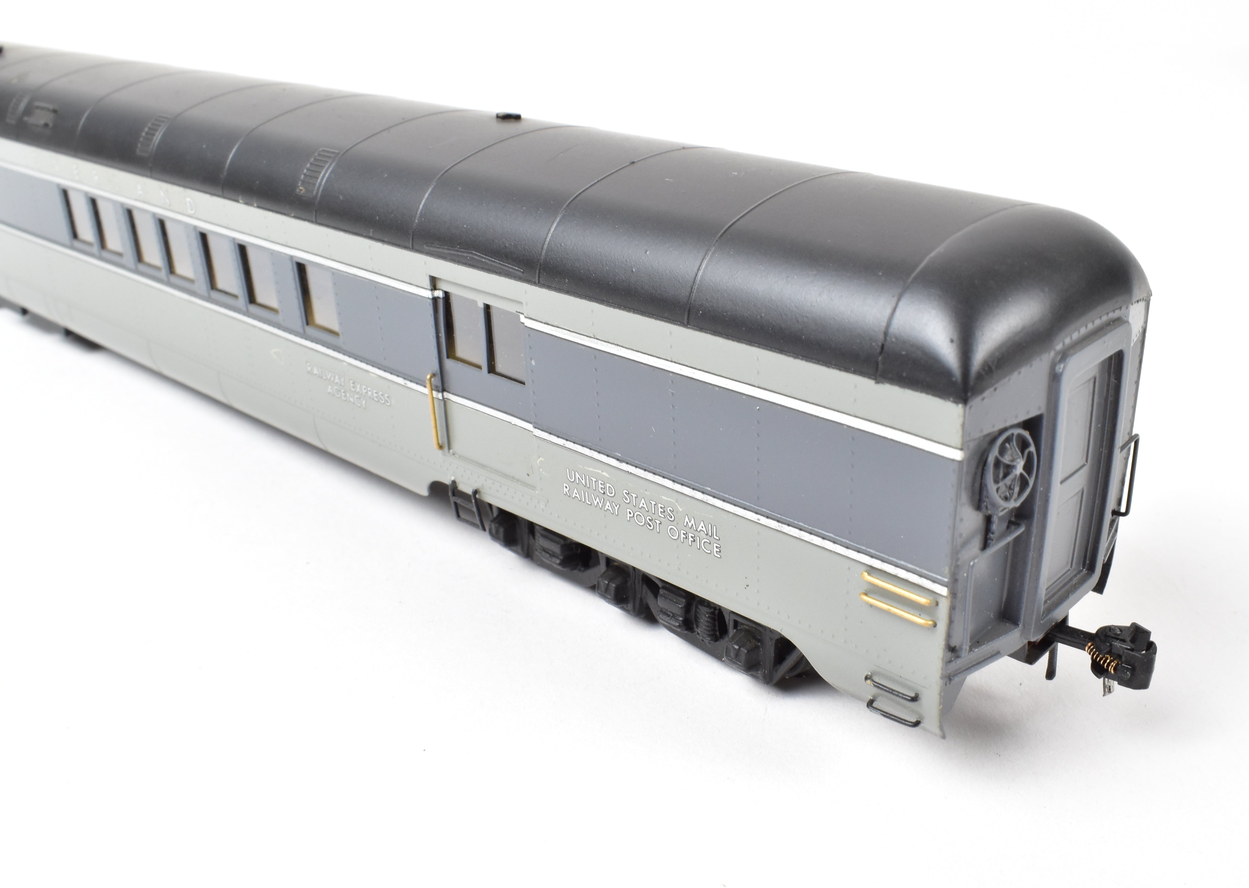 HO Scale Brass Model Train Set - Oriental Limited SP/UP/C&NW UP Union Pacific The Forty Niner 8-Car Set in Two-Tone Gray with Overland Lettering