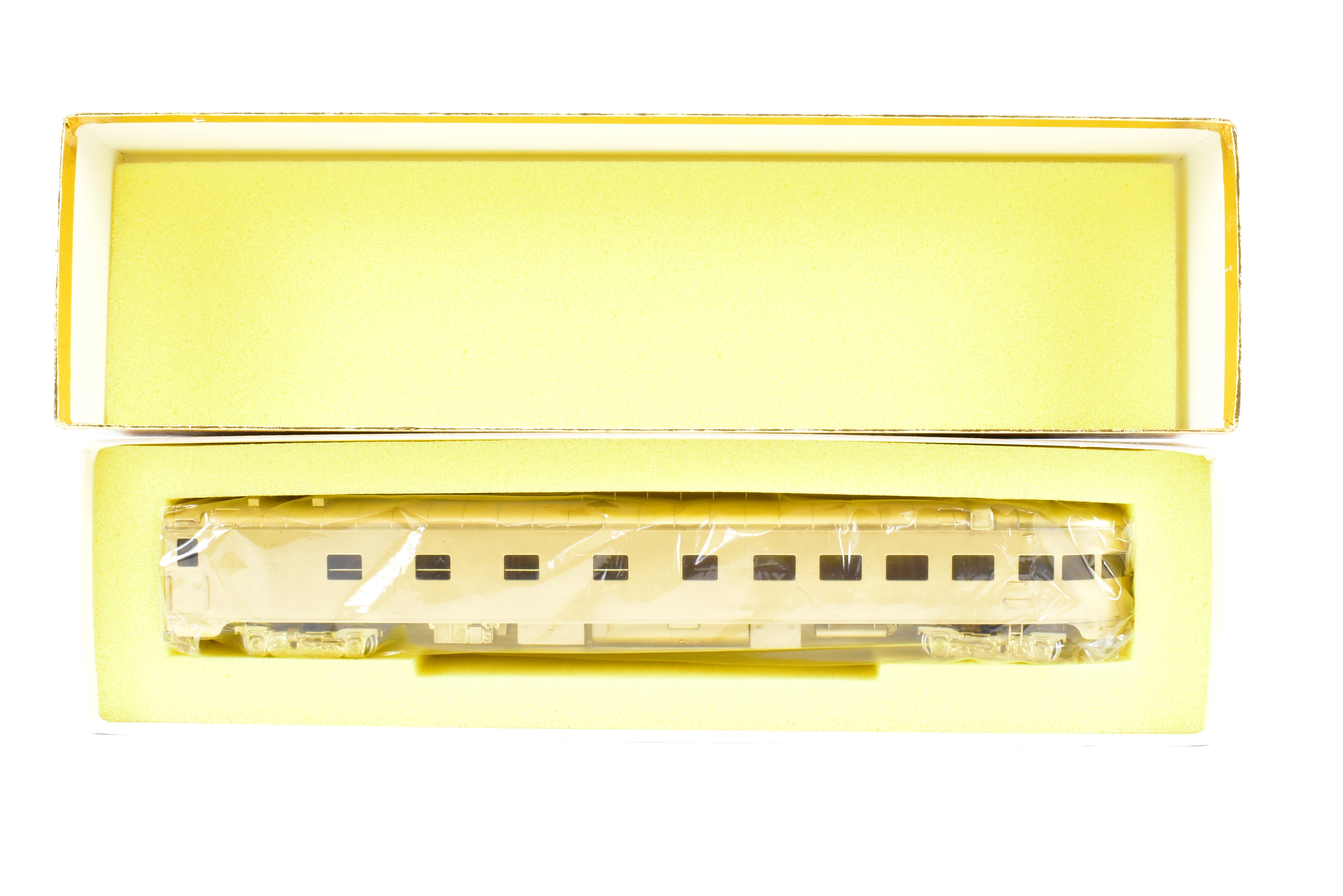 HO Scale Brass Model of the Oriental Limited Northern Pacific North Coast Limited Sleeper Observation Car #390 without Skirts