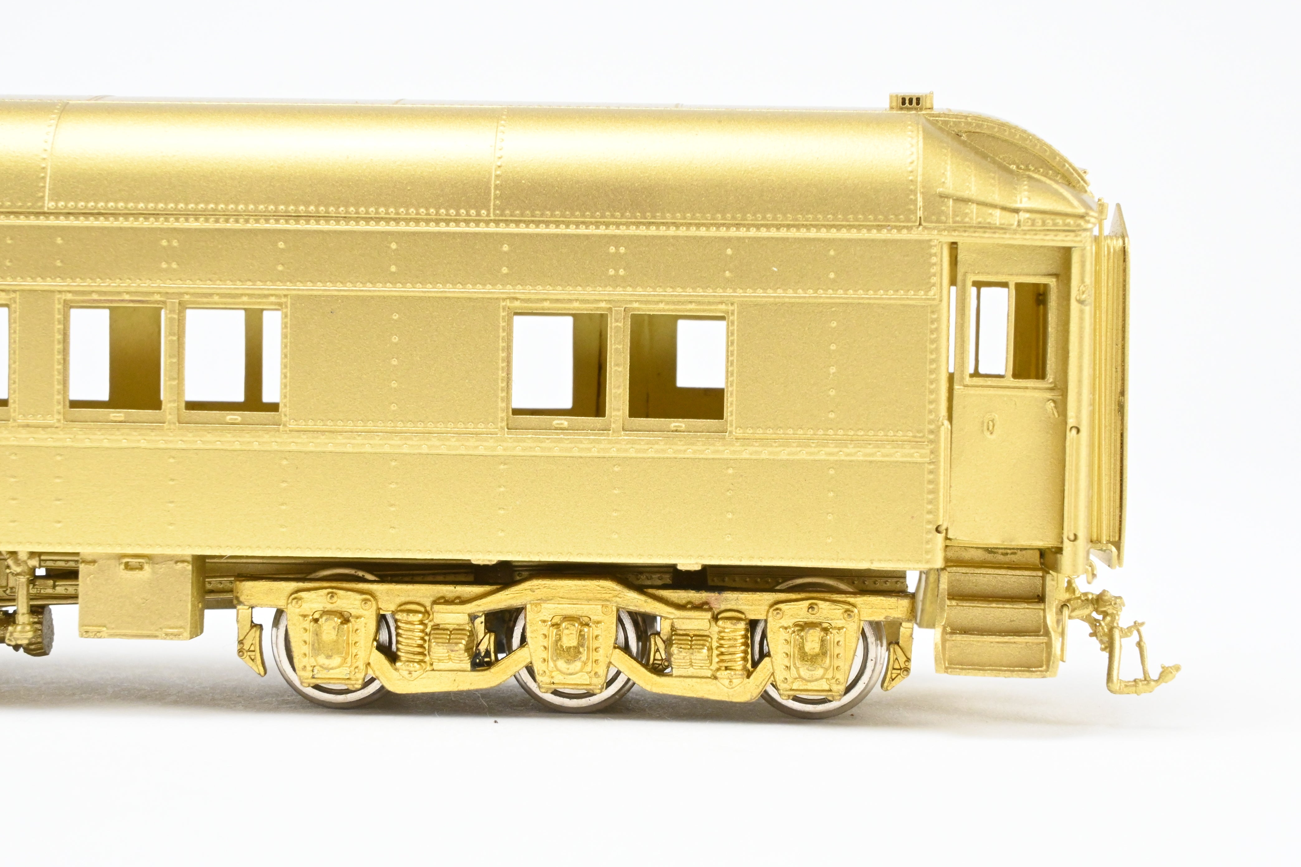 HO Brass Oriental Limited 16-Section Heavyweight Tourist Sleeper with Mechanical A/C
