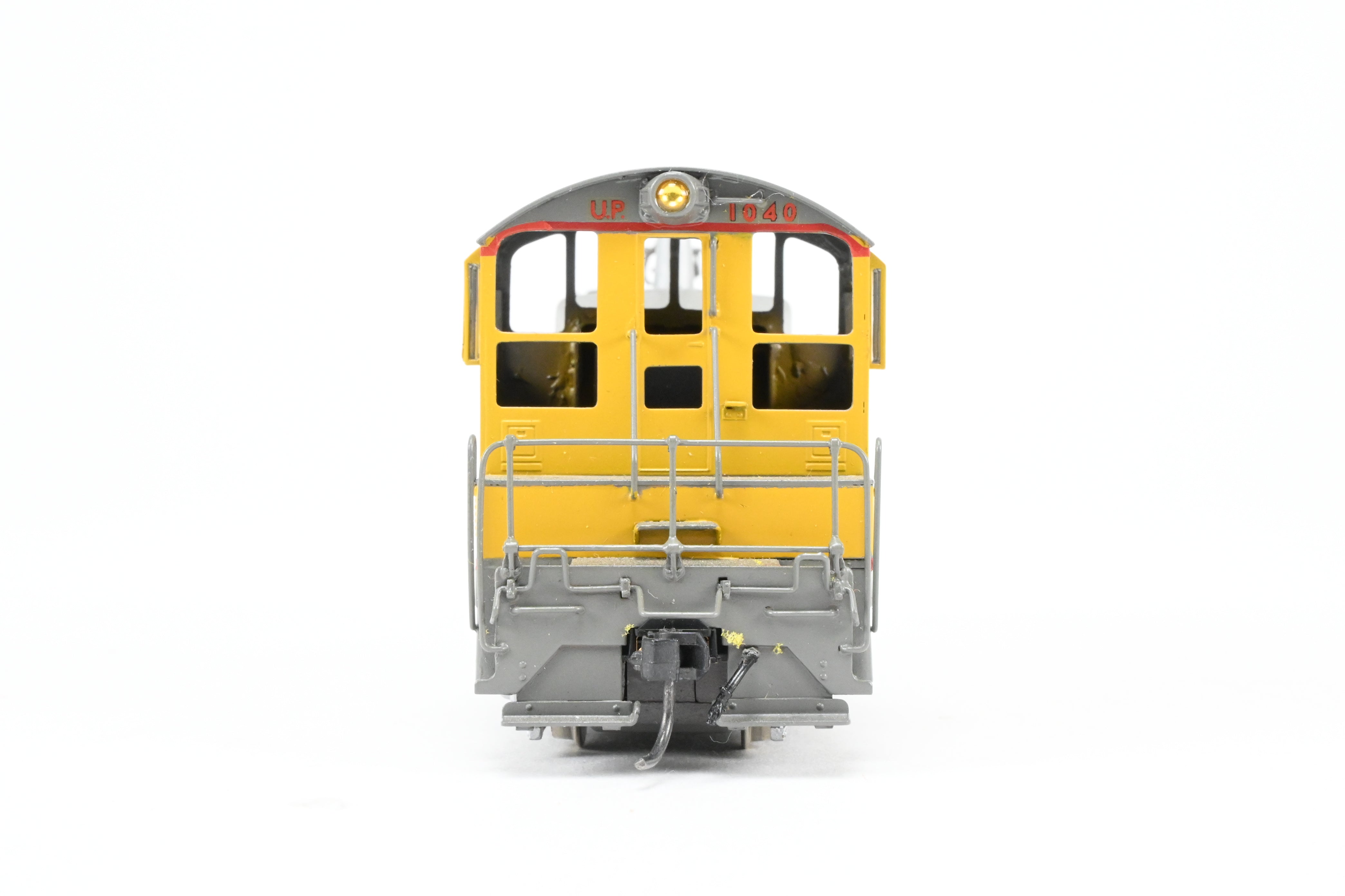 HO Scale Brass Oriental Limited Union Pacific EMD NW - 2 1000HP Phase II Switcher Locomotive with Custom Painting in As - Is Condition