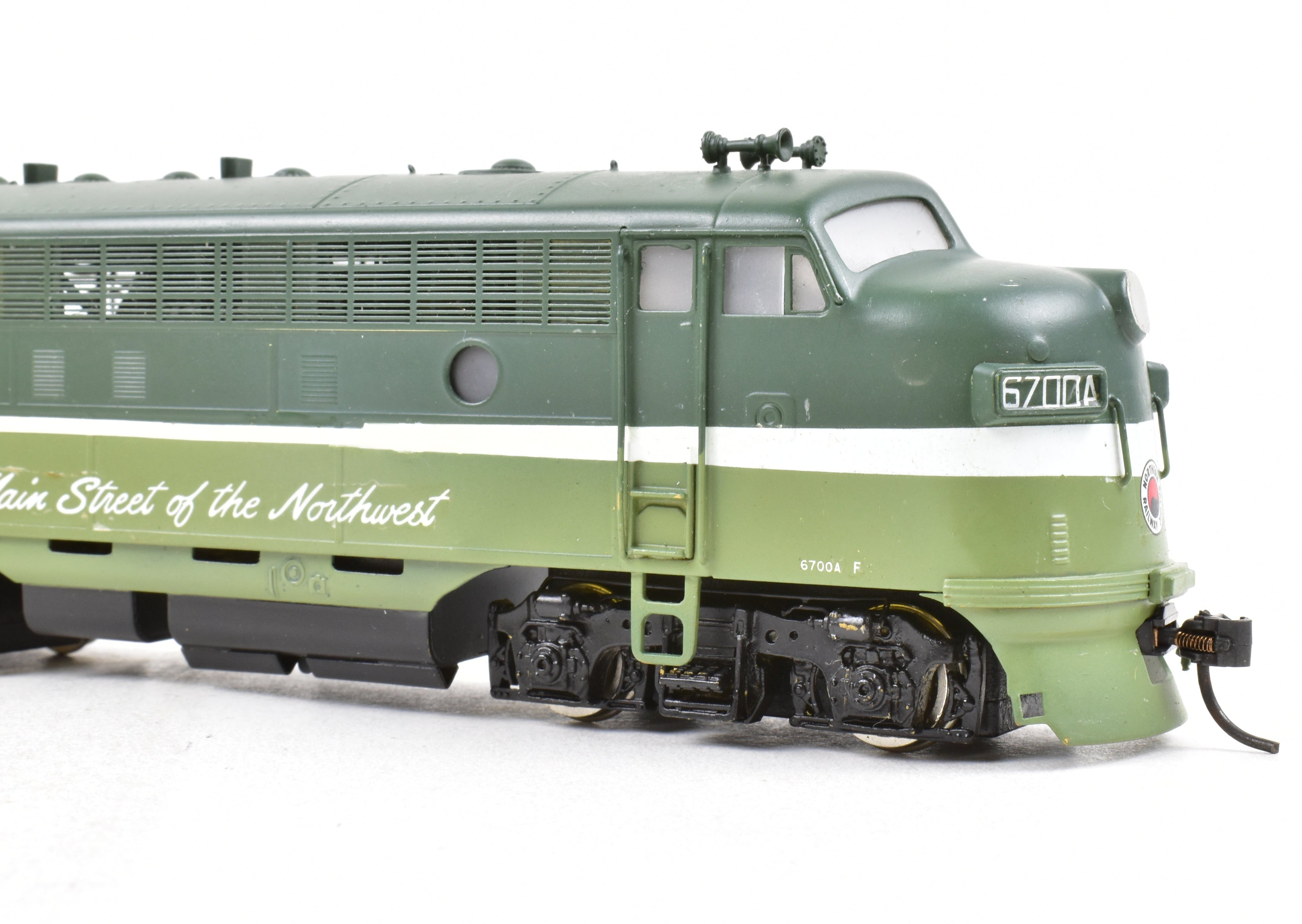 HO Scale Brass Model Train - Oriental Limited Northern Pacific EMD F7A Phase I CP No. 6700A
