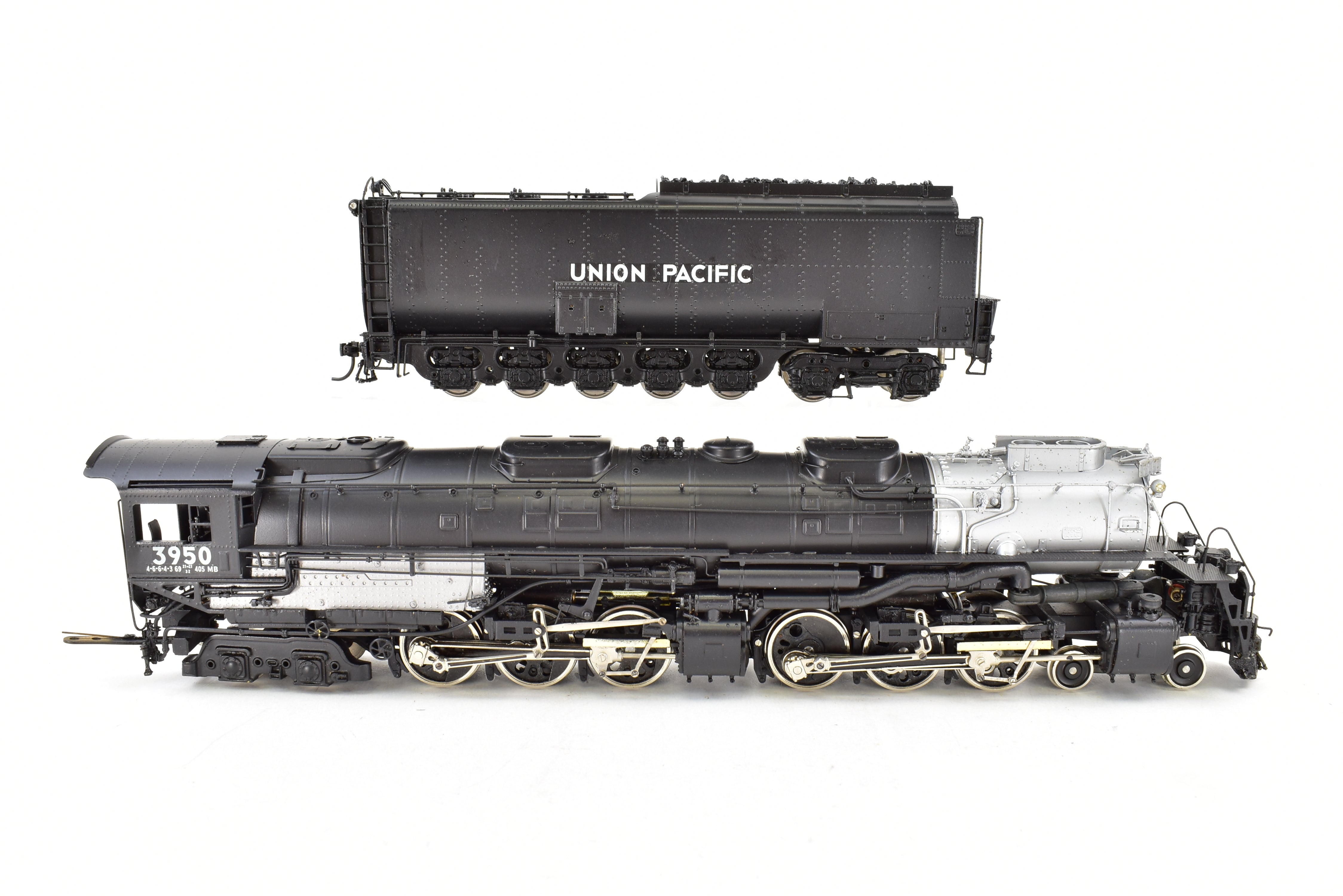 High - Quality HO Scale Brass PFM - Tenshodo Union Pacific 4 - 6 - 6 - 4 Challenger FP Model Train No. 3950
