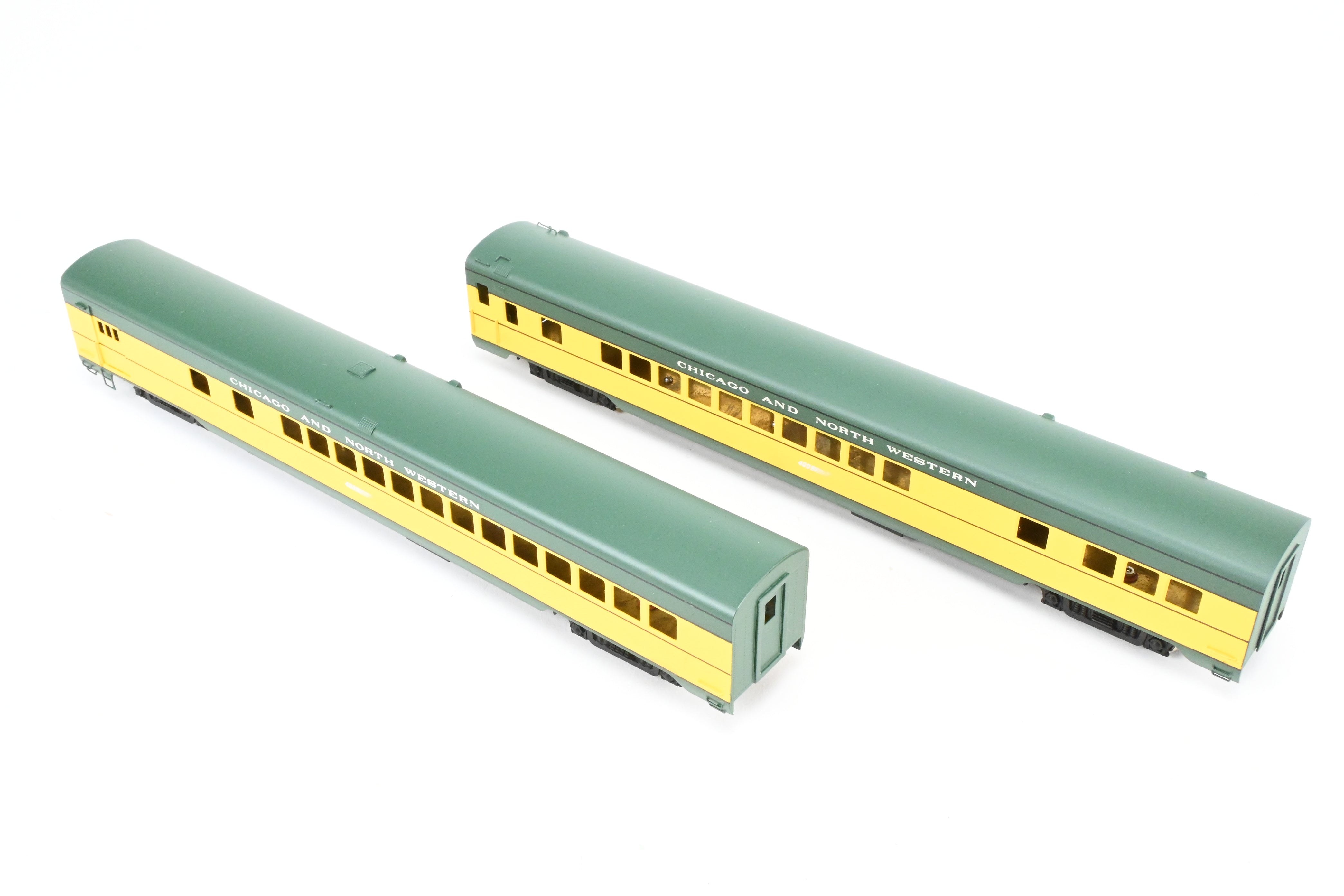 High - Quality HO Scale Brass Nickel Plate Products (NPP) Chicago & Northwestern (C&NW) Baggage and Parlor Car Set with Factory Painting
