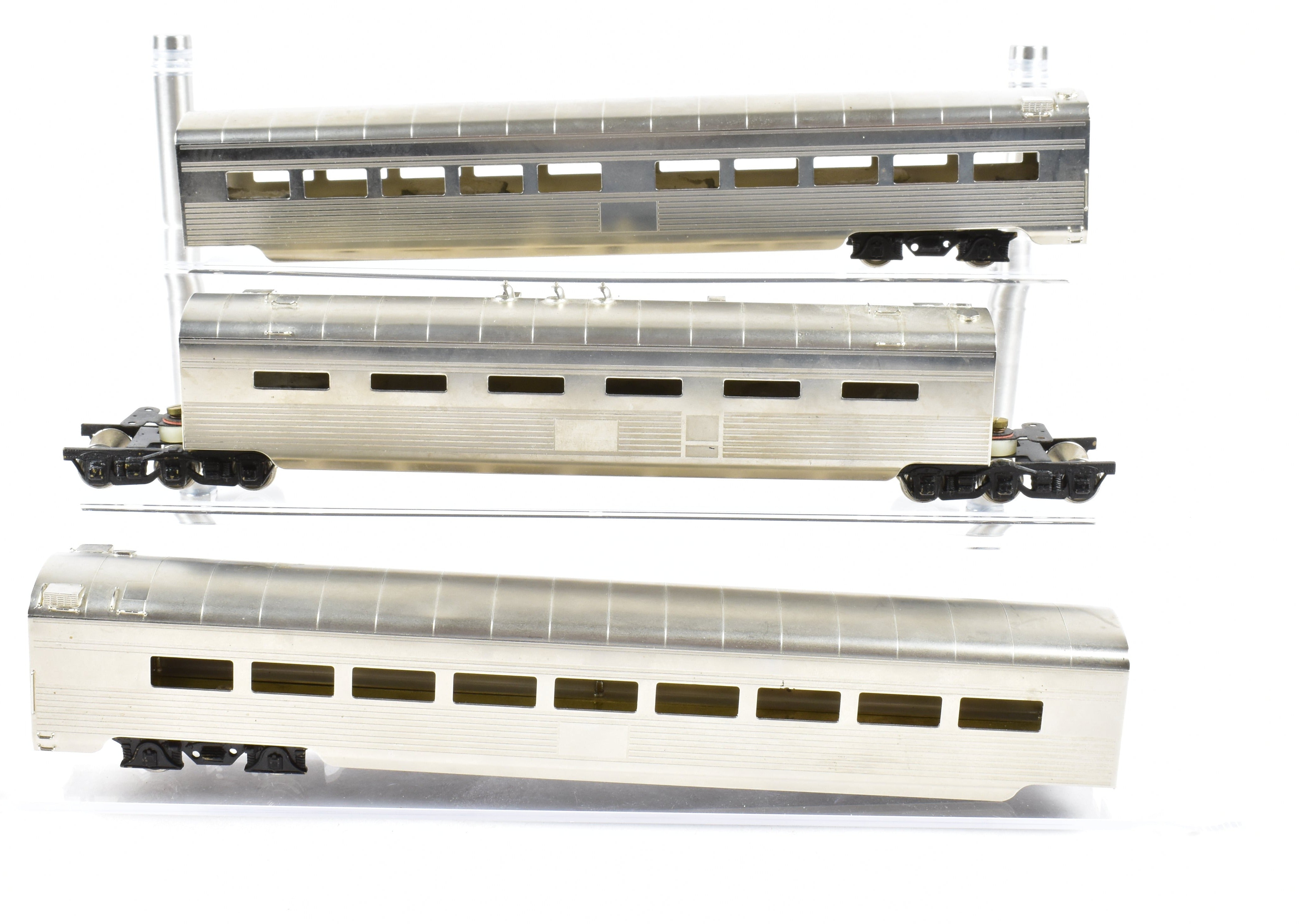 HO Scale Brass Model Train - Southern Pacific 204-Foot Three-Unit Articulated Diner with Corrugated Sides by Brass Soho