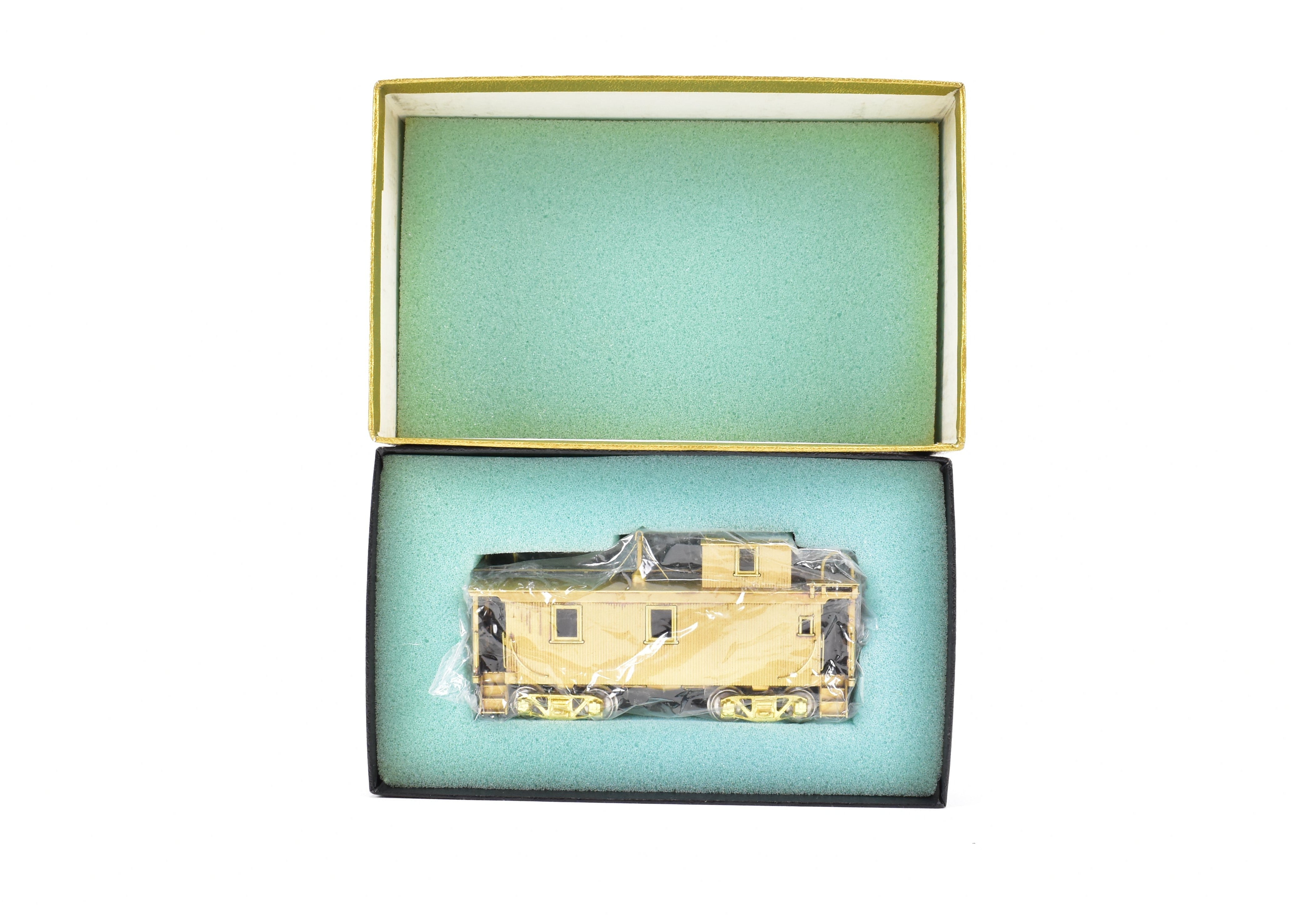 HO Brass Northwest Short Line & Northern Pacific 1700 Series Wood Caboose Model