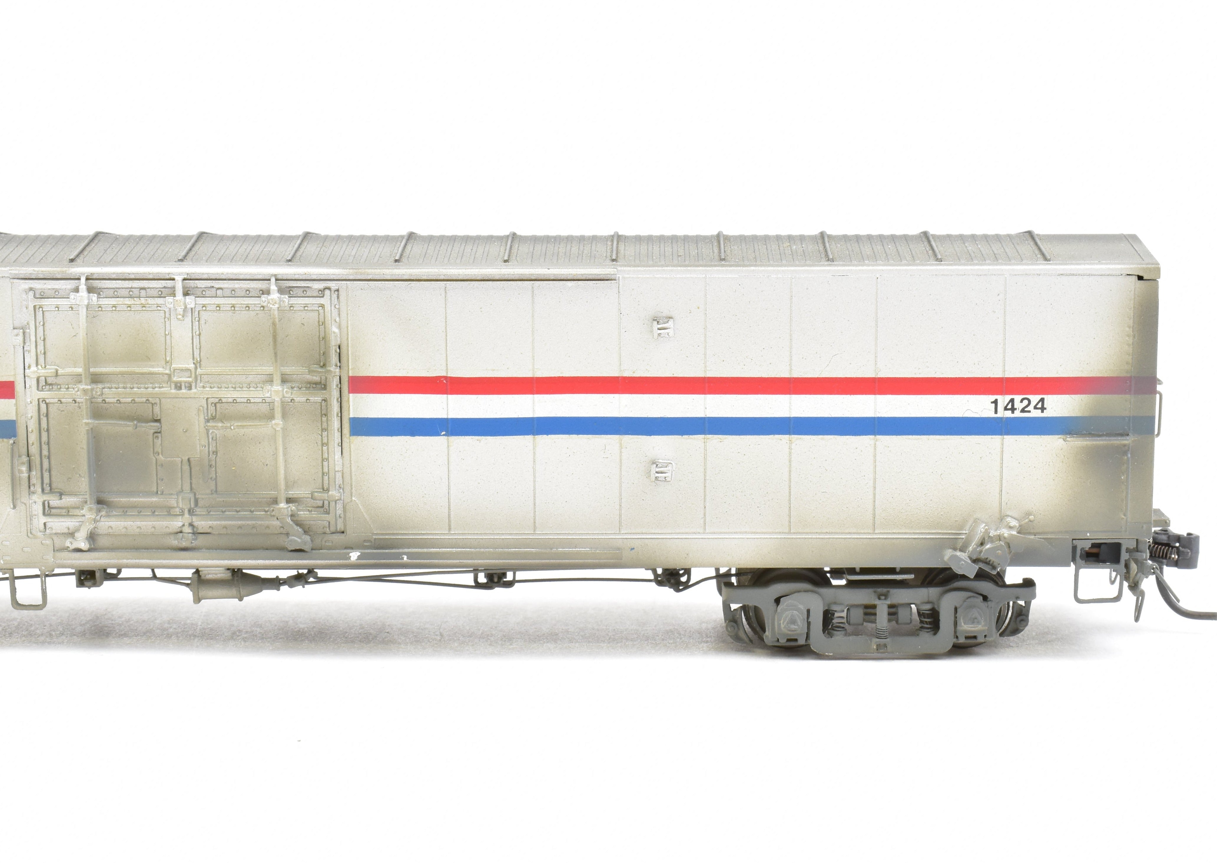 Custom Painted and Weathered HO Brass Metro Models Amtrak #1424 Merchandise Handling Car