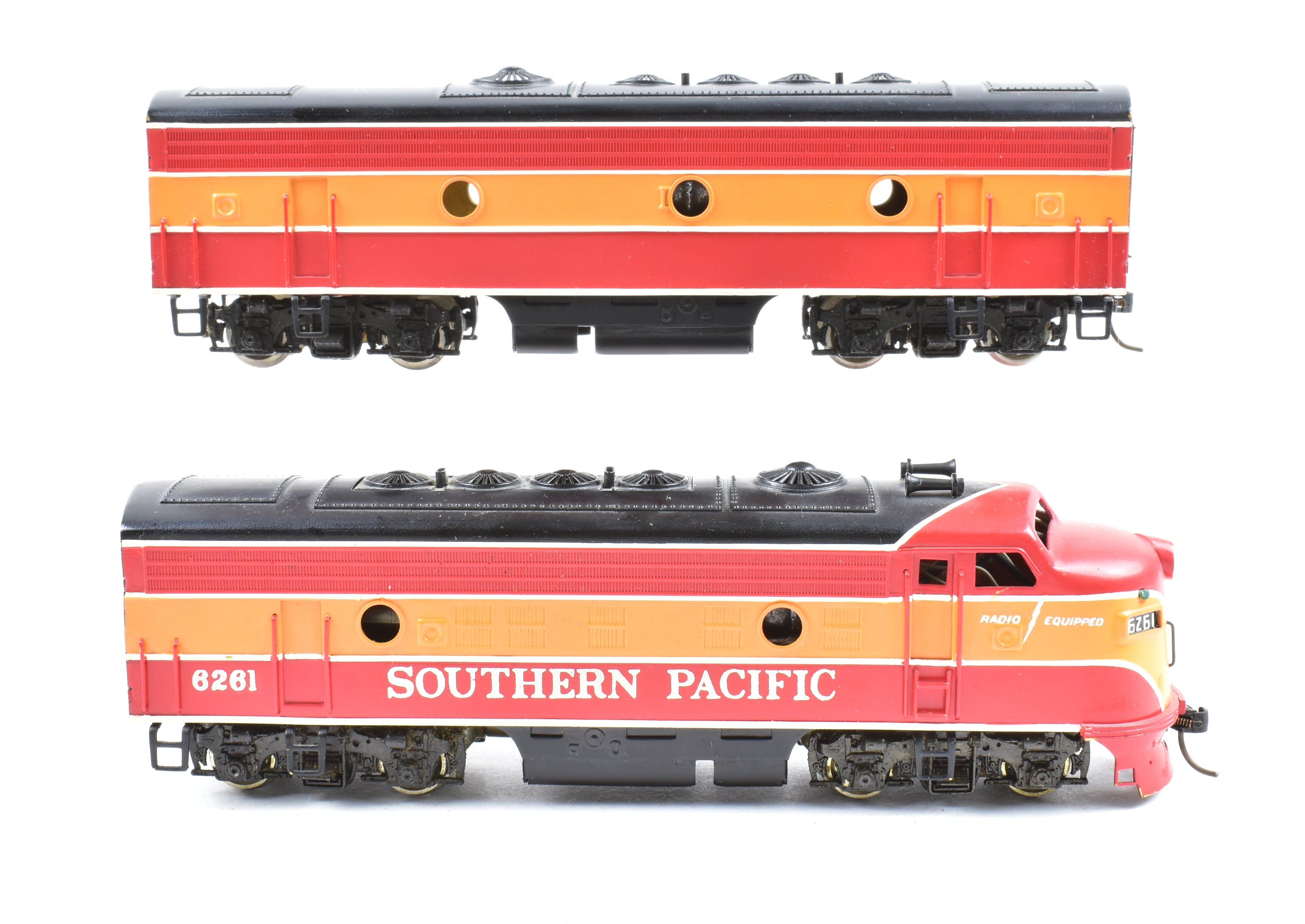 HO Scale Brass Tenshodo SP EMD F9 A/B Factory-Painted Pair from 1960s