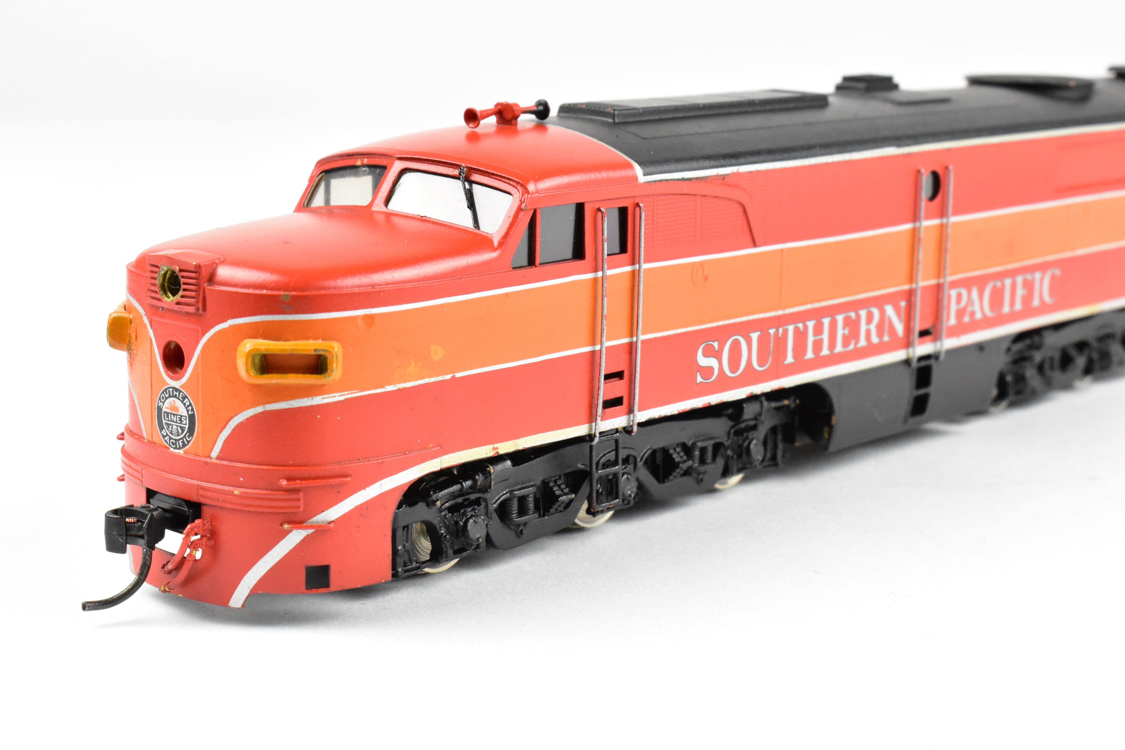 High - Quality HO Scale Brass Model Train Set - Southern Pacific Alco PA - 1/PB - 1 Limited Edition with Ajin Drives, DCC and Sound Function (CP Nos 6002/5912)