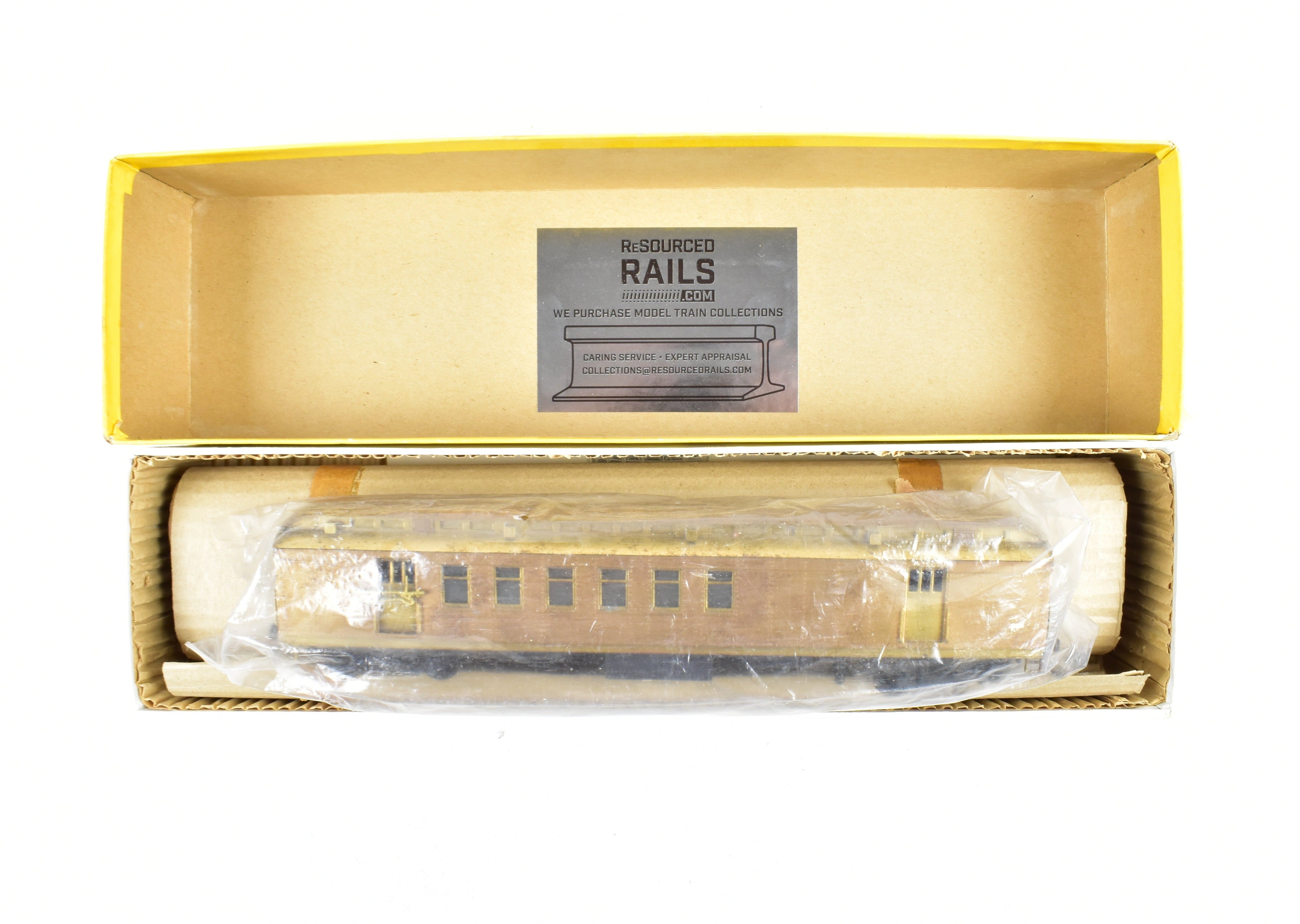 HO Scale Brass Suydam Model of AT&SF - Santa Fe Heavyweight 60-Foot Railway Post Office (RPO) with Central Valley Trucks