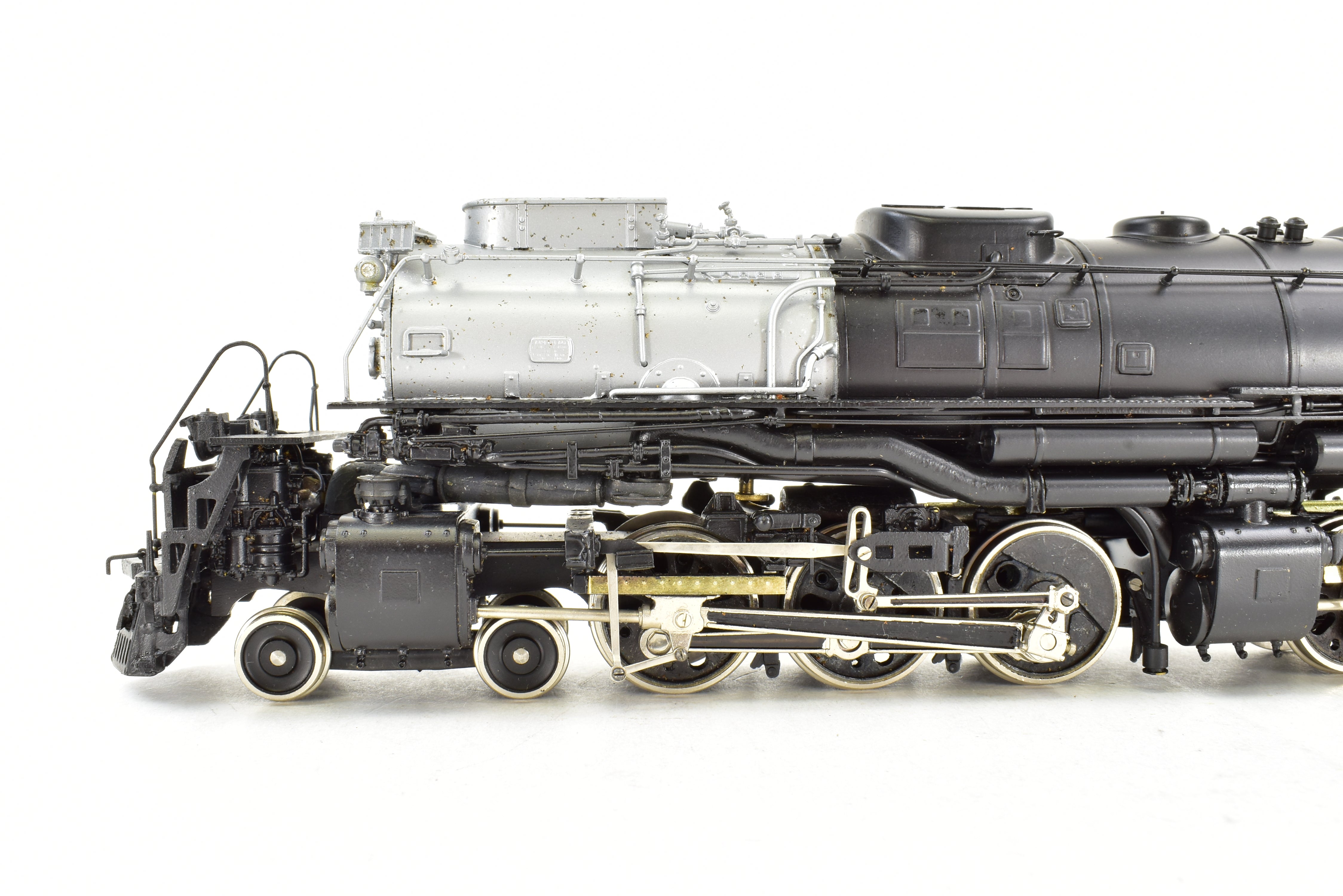 High - Quality HO Scale Brass PFM - Tenshodo Union Pacific 4 - 6 - 6 - 4 Challenger FP Model Train No. 3950
