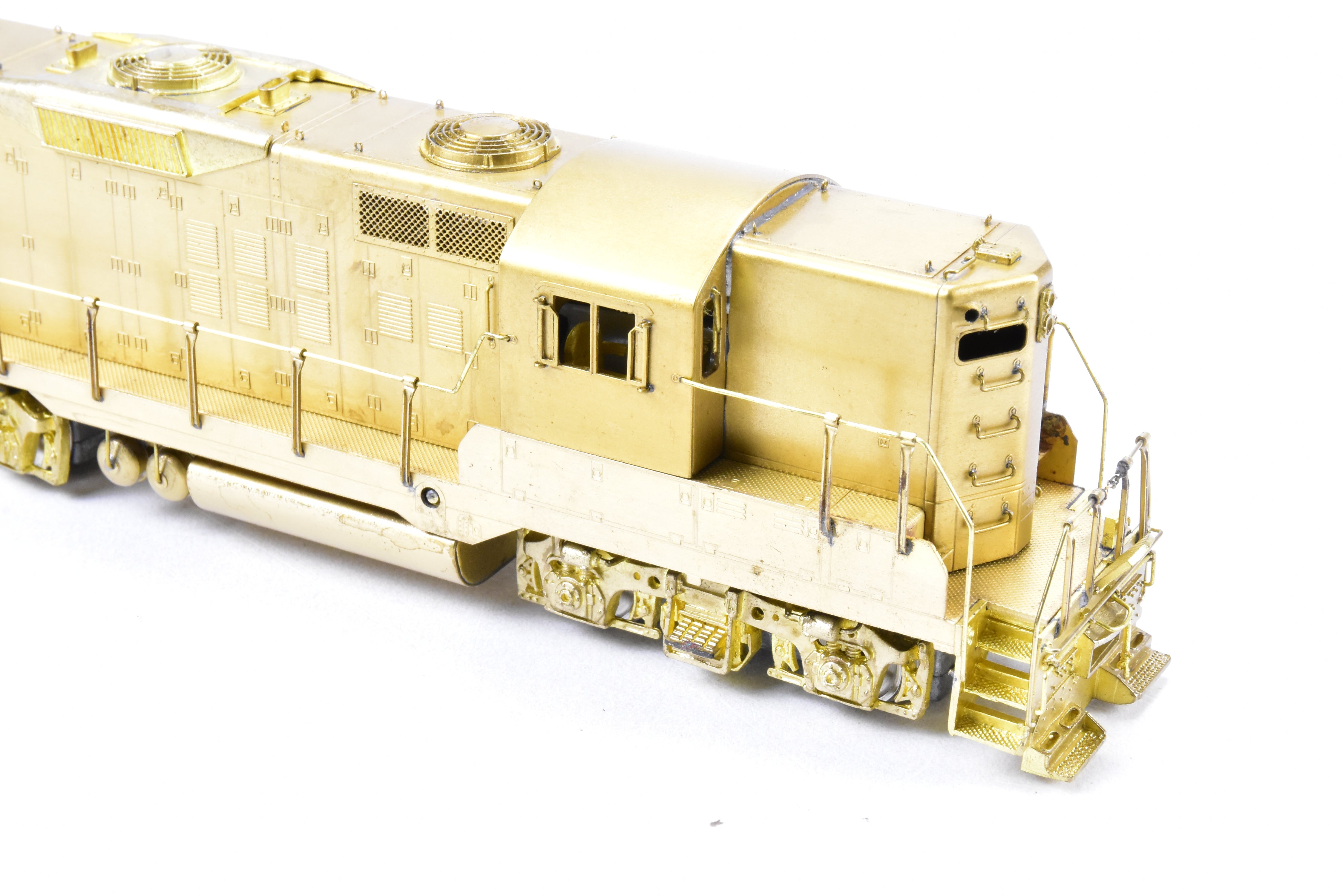 HO Brass Oriental Limited EMD GP9 1750 HP Late Version with 48 Fans & Dynamic Brakes
