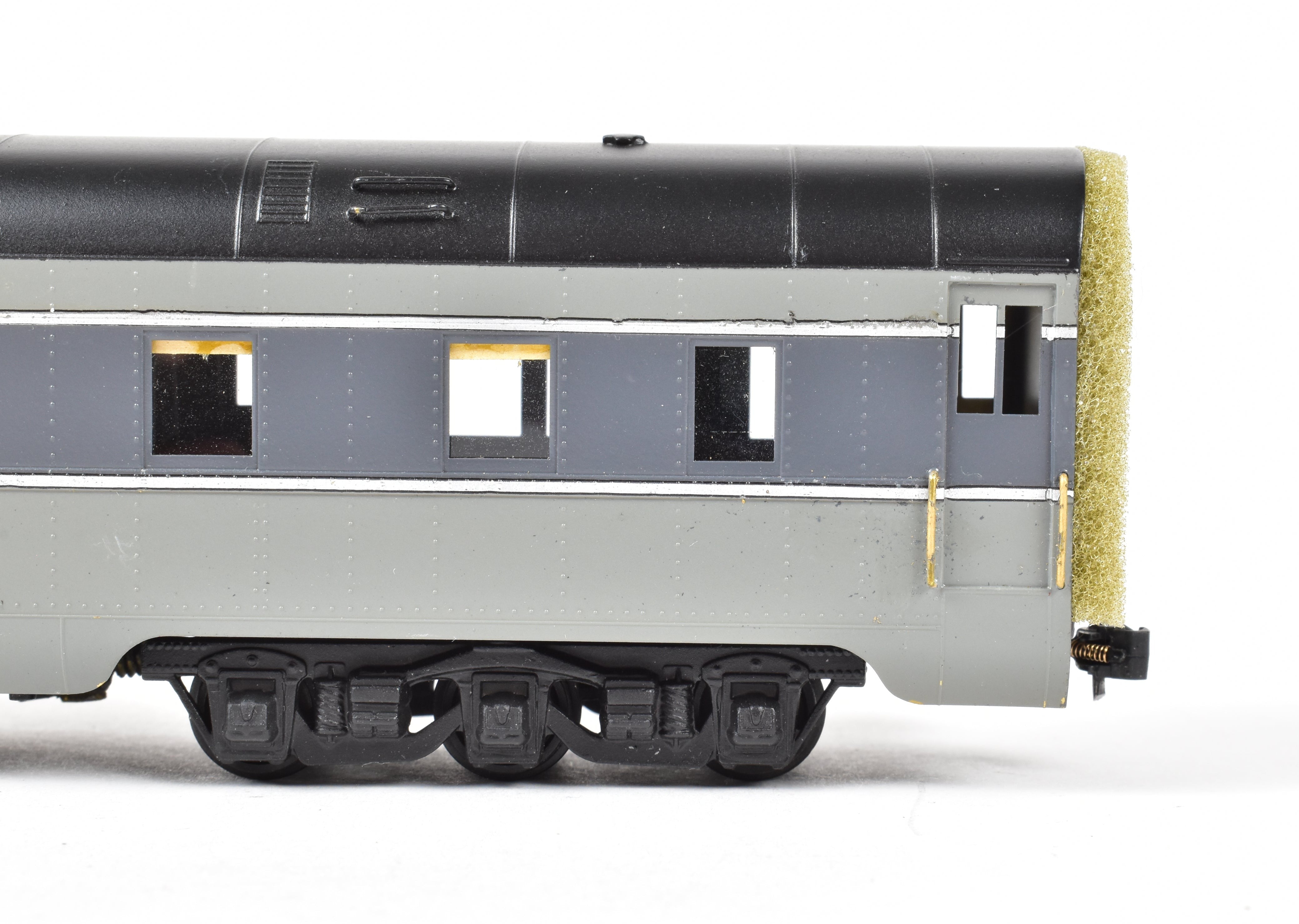 HO Scale Brass Model Train Set - Oriental Limited SP/UP/C&NW UP Union Pacific The Forty Niner 8-Car Set in Two-Tone Gray with Overland Lettering