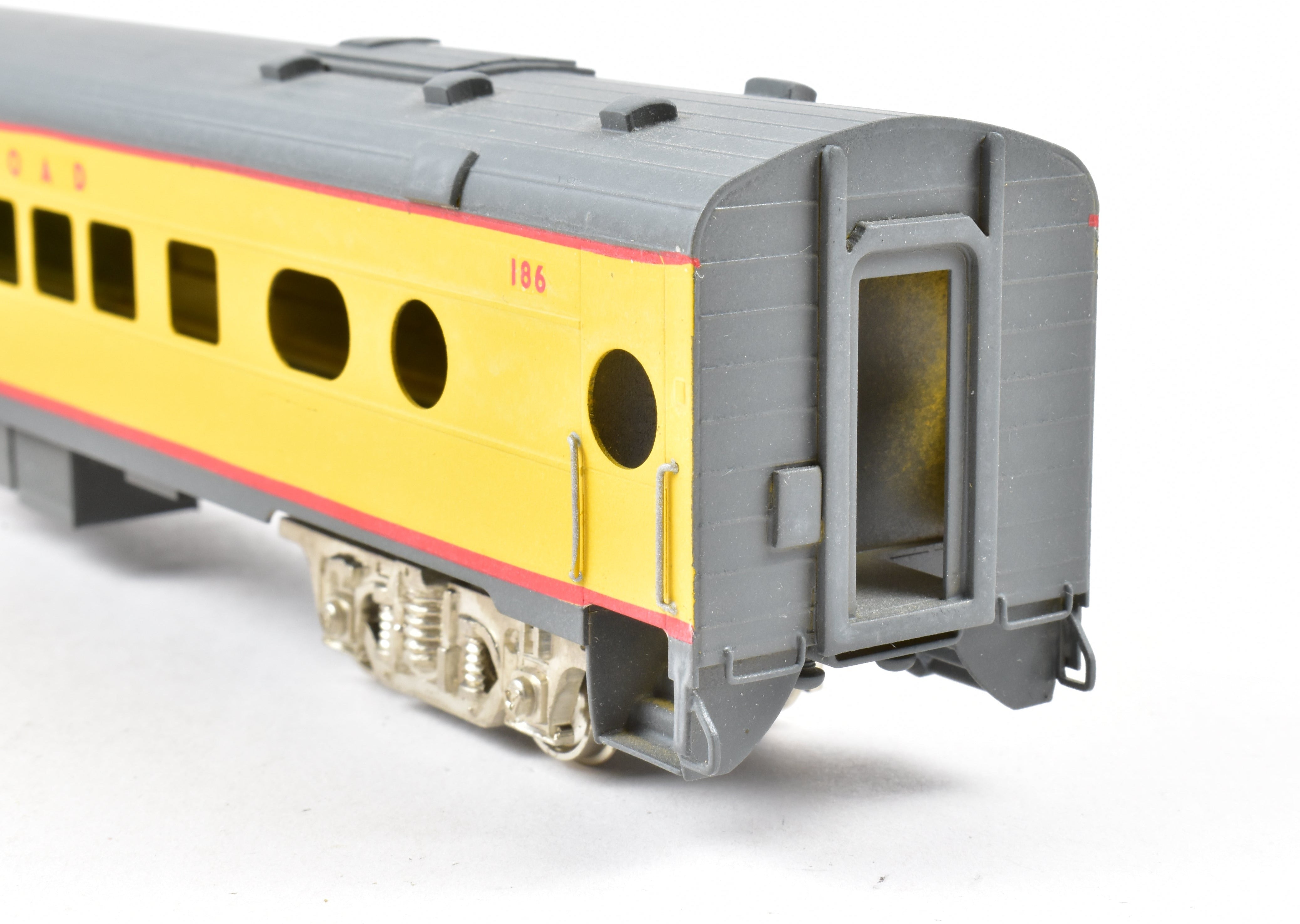 Custom Painted HO Brass Soho Milwaukee Road #186 Rapids Sky Top Lounge Model
