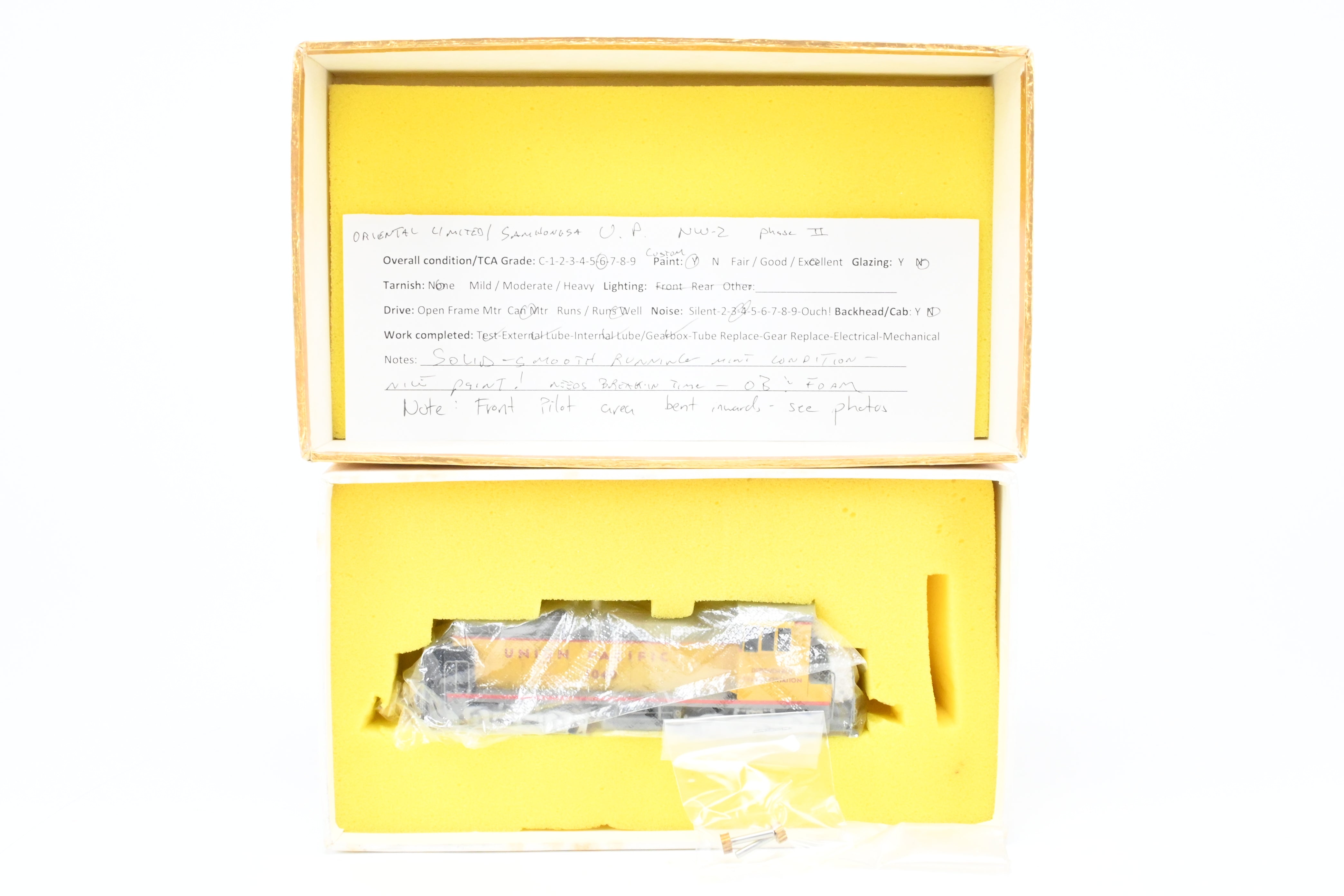 HO Scale Brass Oriental Limited Union Pacific EMD NW - 2 1000HP Phase II Switcher Locomotive with Custom Painting in As - Is Condition