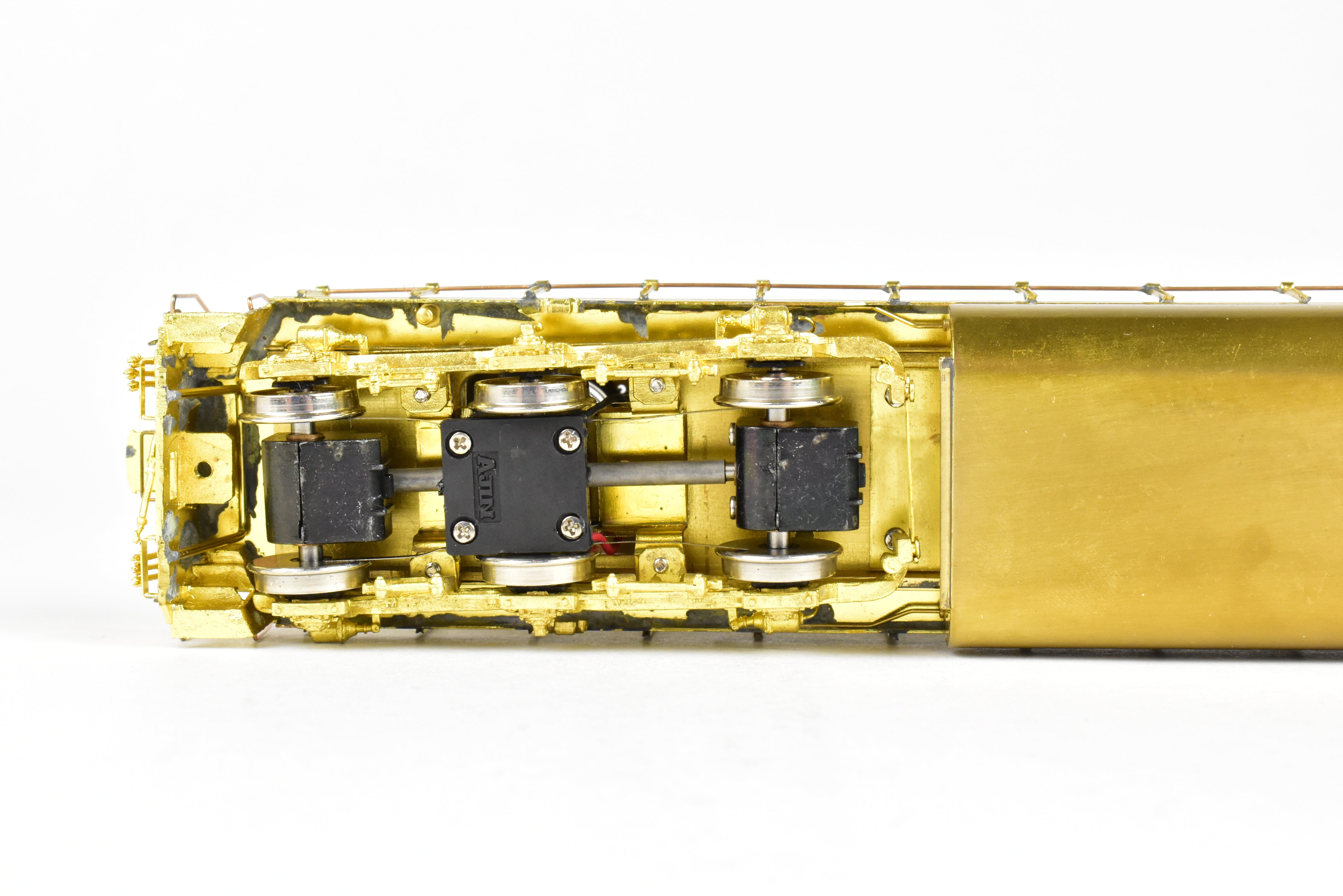 HO Brass ATSF - Santa Fe EMD SD40-2 Model with 81-Inch Nose by Overland Models
