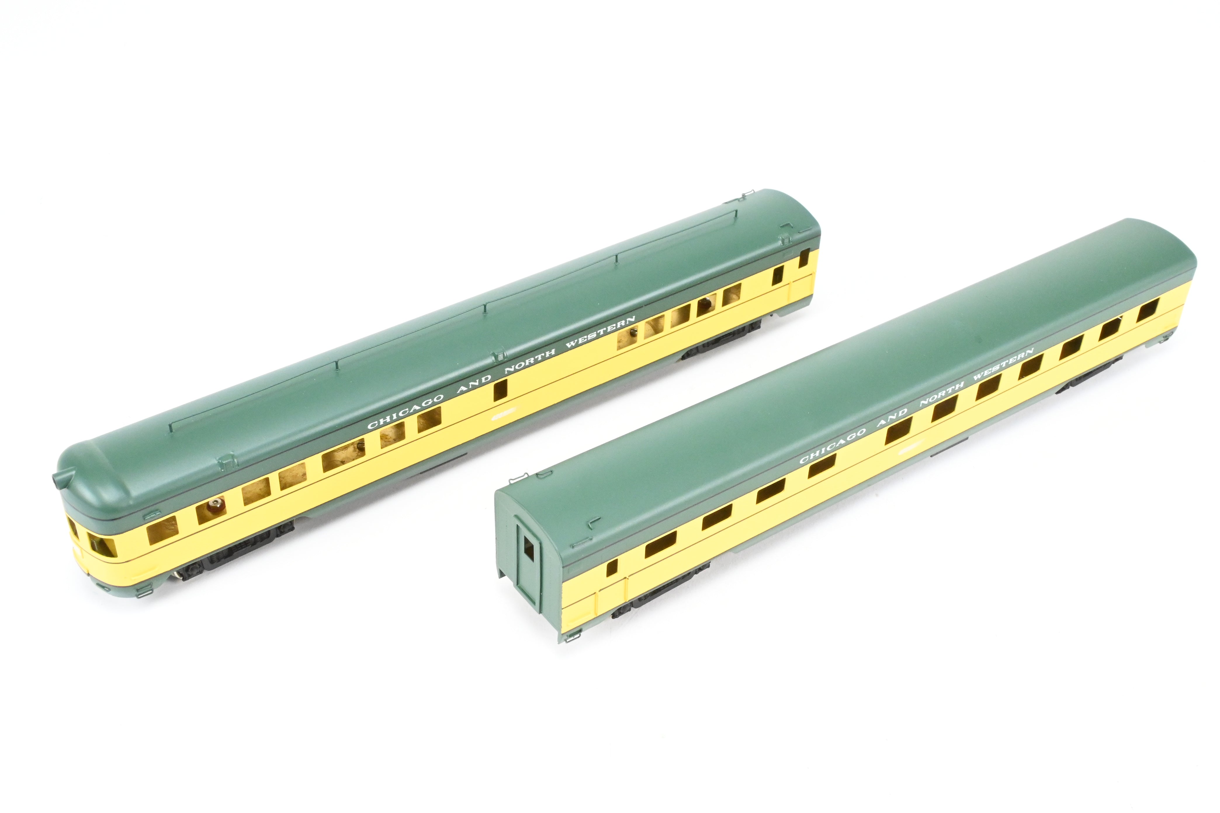 HO Scale Brass NPP Nickel Plate C&NW Chicago & Northwestern Factory-Painted Diner and Observation Set