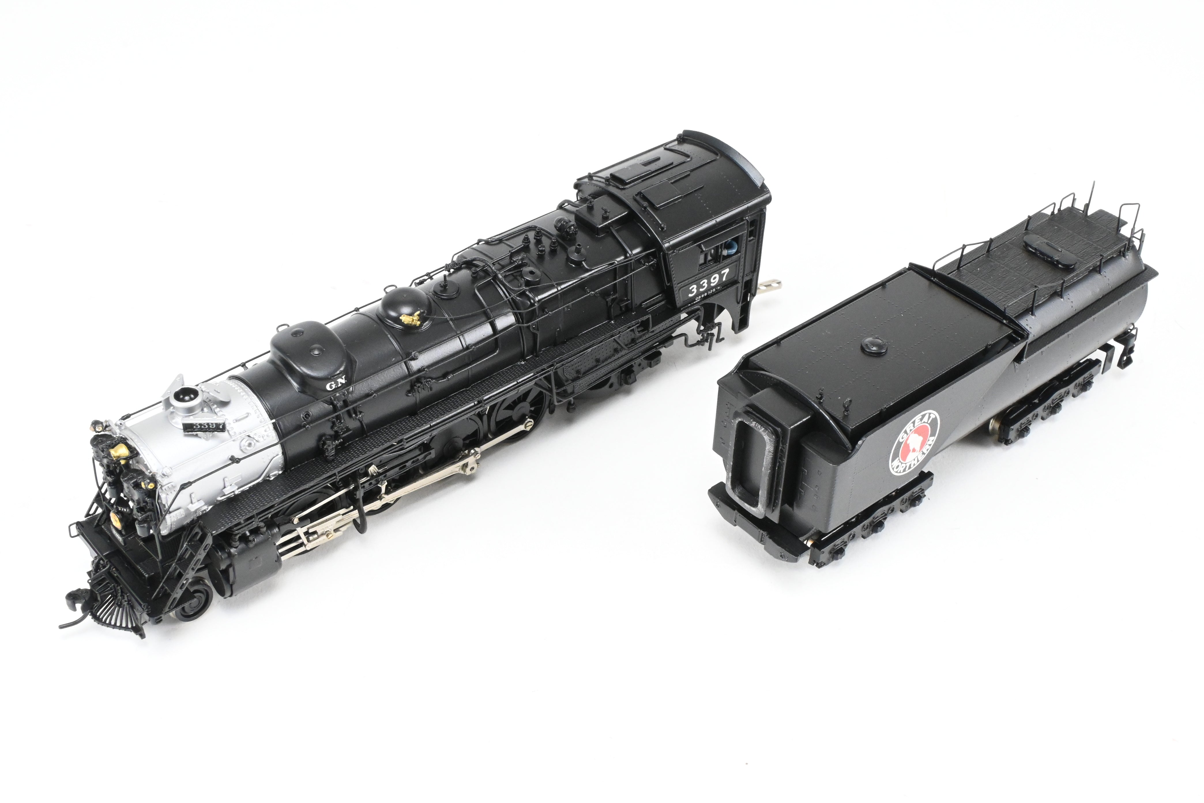 HO Scale Brass Model Train - Great Northern 2-8-2 Class O-8 Closed Cab, Professionally Painted by Jeff Lemke Trains, Inc., Sunset Models Imported
