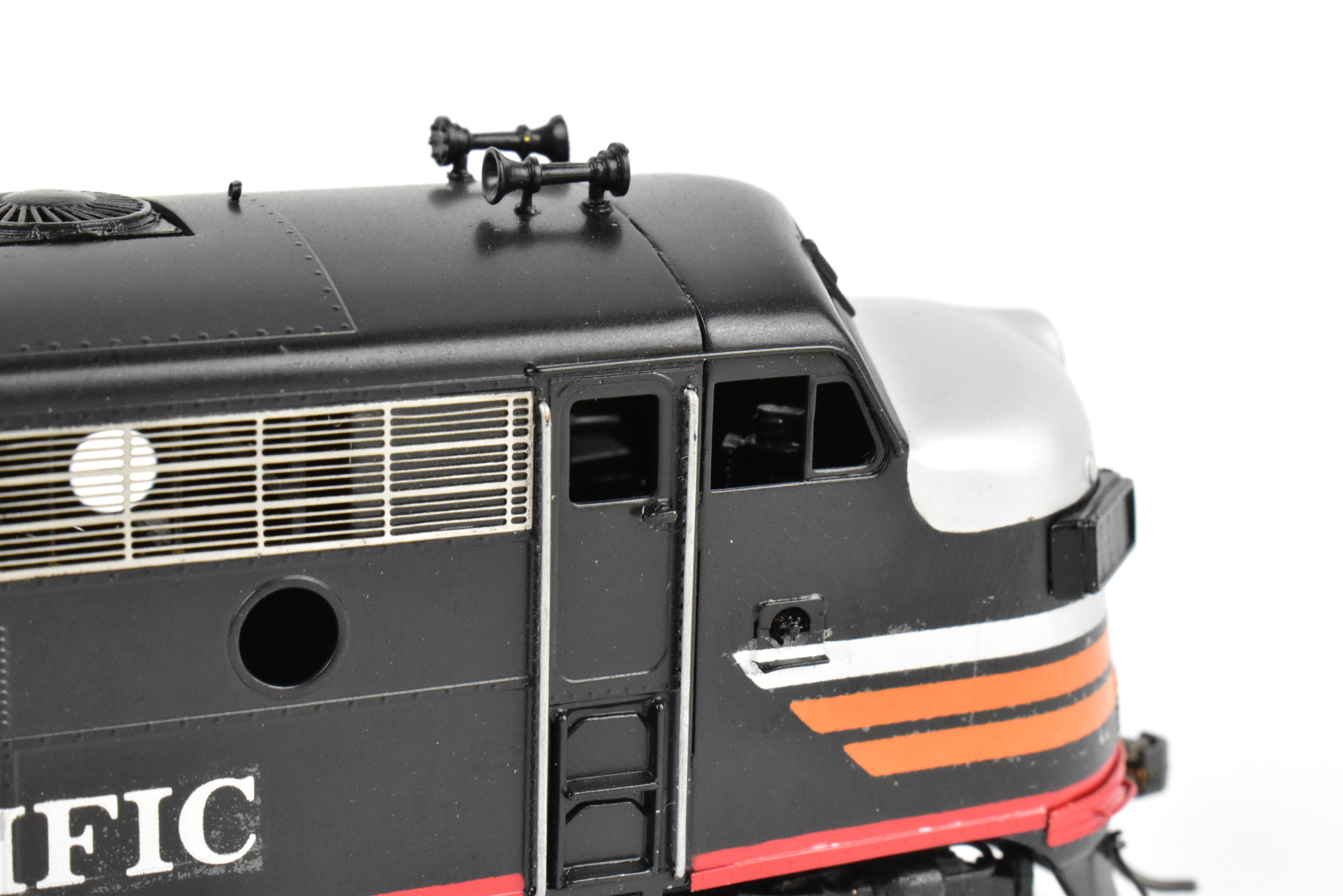 HO Scale Brass Southern Pacific EMD F7 A/B 1500 HP Phase I Set from Oriental Limited with Factory Painting