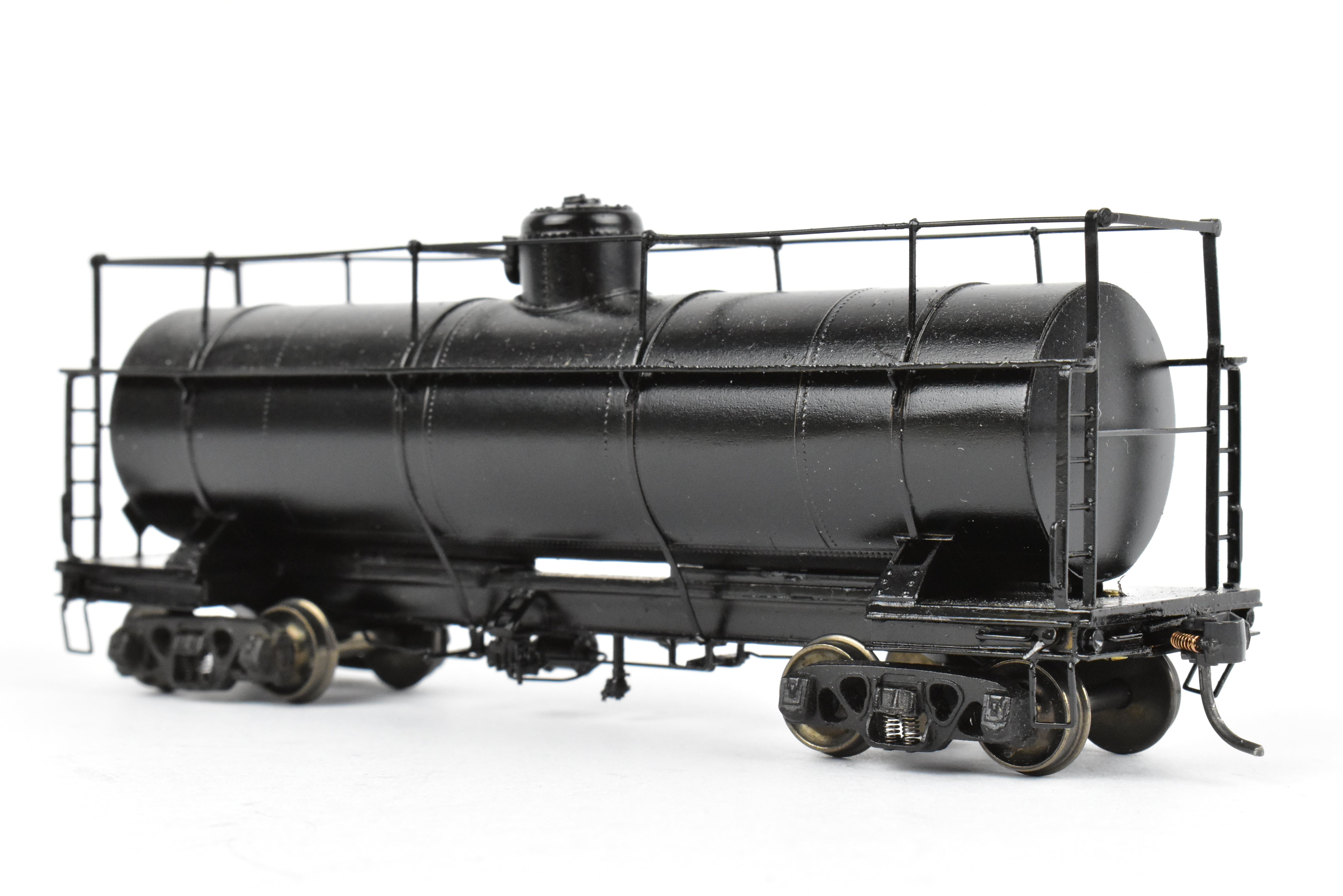 HO Brass NWSL 10,000 Gallon Logging Tank Car, Unlettered, Korean - Built