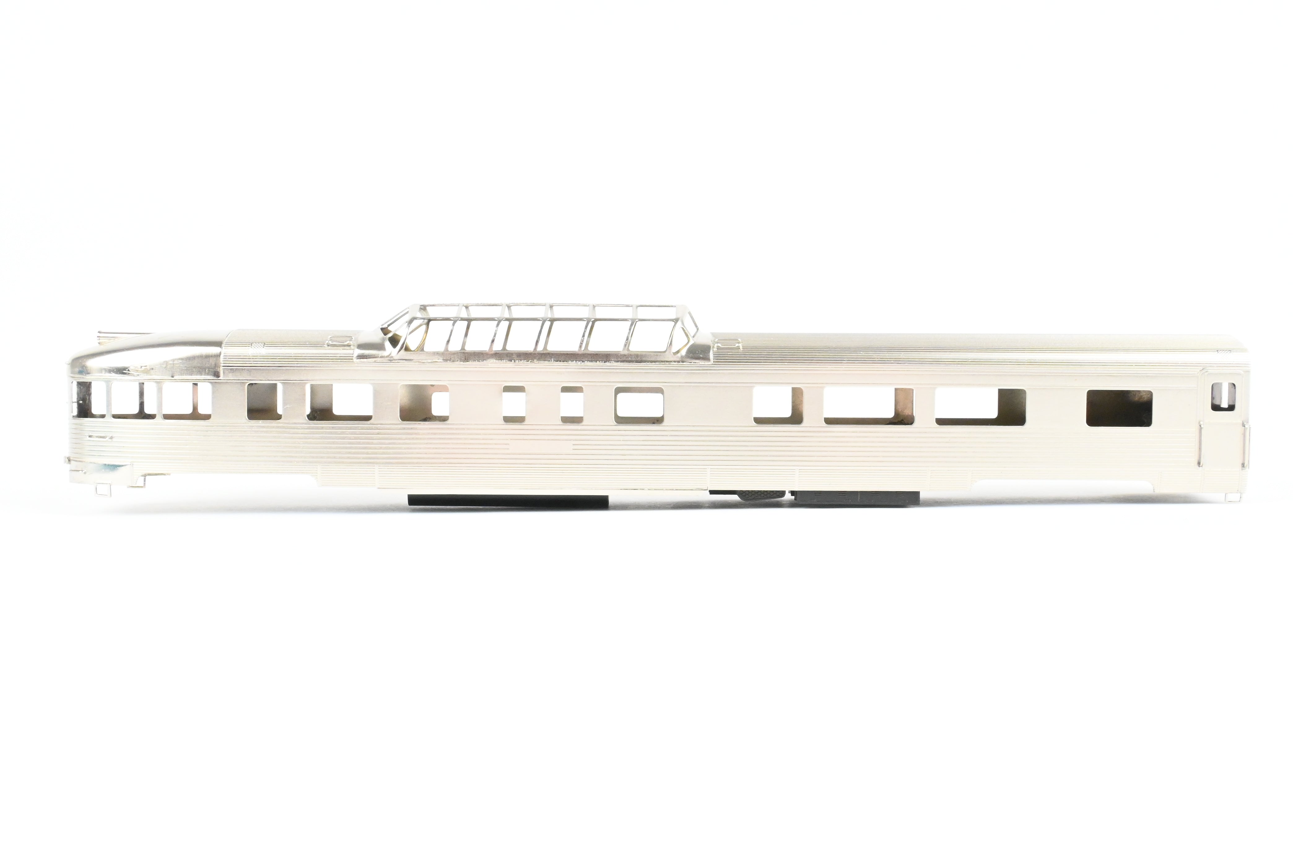 High - Quality HO Scale Brass Lambert Chesapeake and Ohio (C&O) Budd Dome Observation Model Train Car