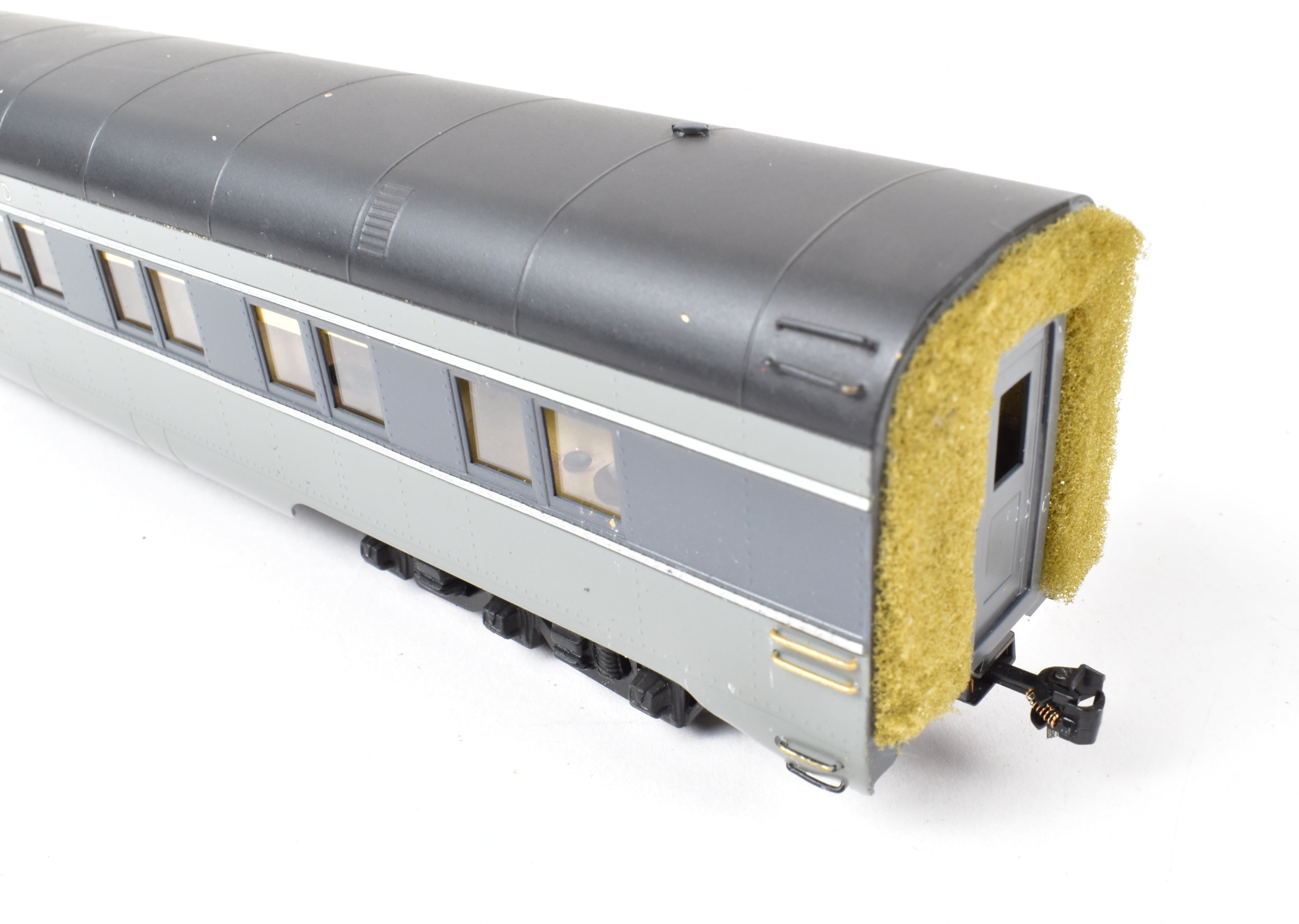 HO Scale Brass Model Train Set - Oriental Limited SP/UP/C&NW UP Union Pacific The Forty Niner 8-Car Set in Two-Tone Gray with Overland Lettering